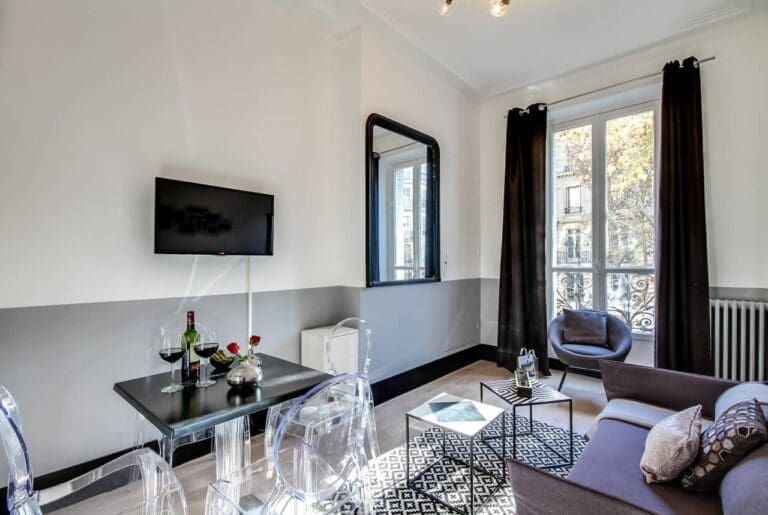 Luxury Paris Apartment in Saint-Germain | Central Villa Rental