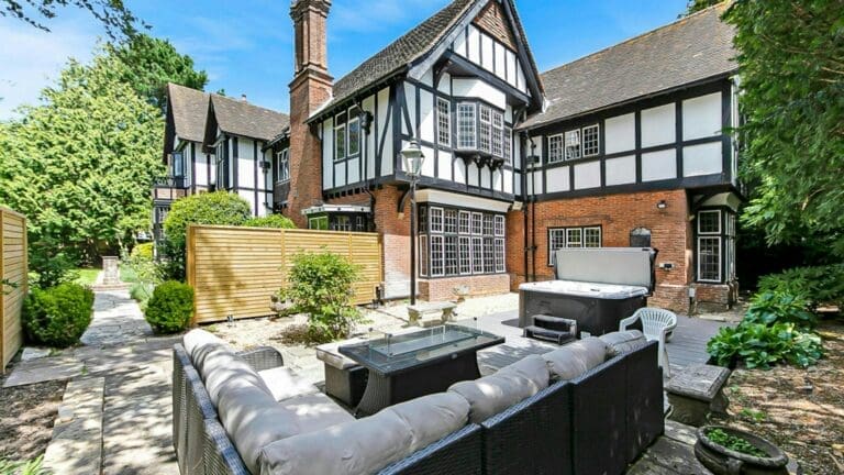 Bournemouth Beach Manor Luxury Coastal Retreat & Event House in Dorset