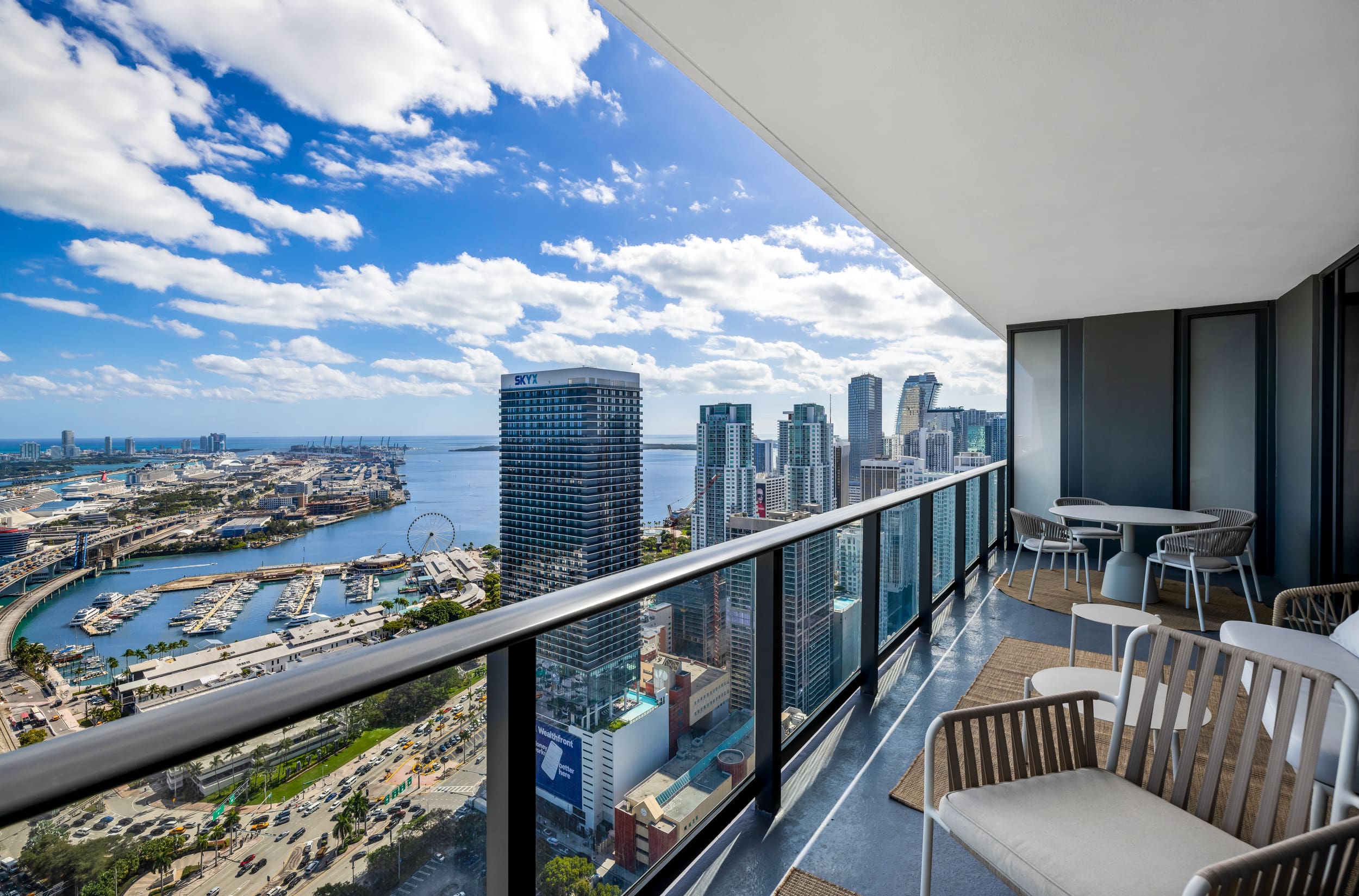 Apartment Biscayne Miami: Luxury 3-Bedroom Apartment with Hot Tub and Seaview, Downtown Miami