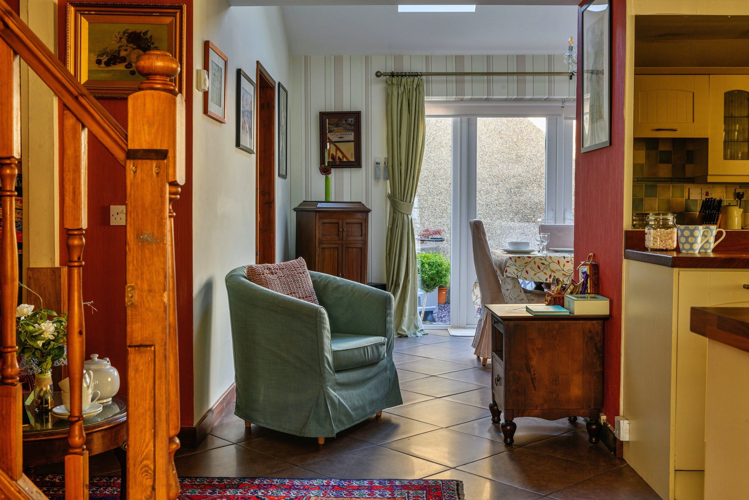 Apartment Cwmorthin Porthmadog: Spacious 5-Bedroom Golf Villa Rental with Hot Tub, Porthmadog