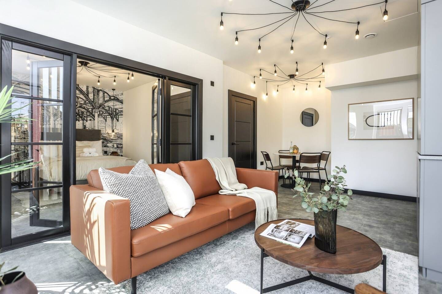 Apartment Salisbury Hillside: Chic 2-Bedroom Apartment Rental with City Views in Hillside