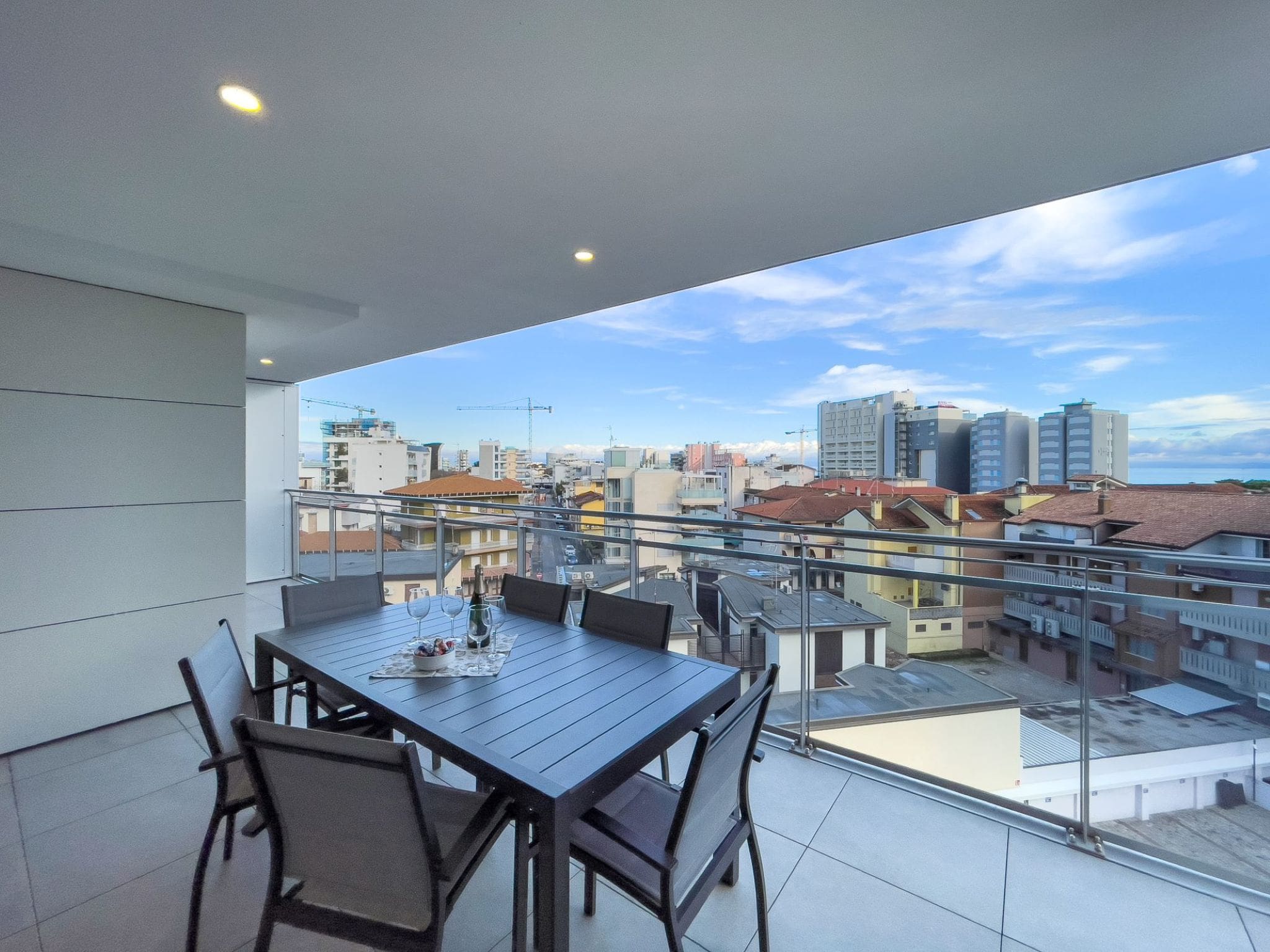 Appartamento Giulia Lignano: Modern 2-Bedroom Apartment with Large Balcony Steps from Beach and Resort Center