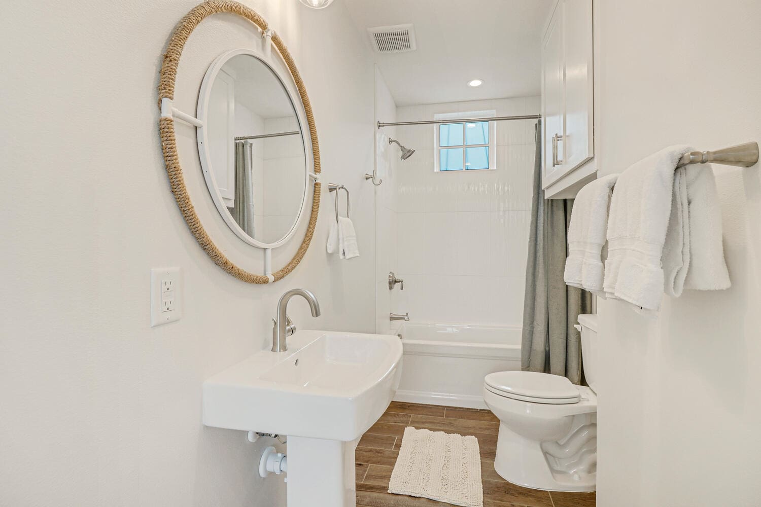 Bay Breeze Villa: 3-Bedroom Resort Villa Rental Texas with Pool Access and Bay Views