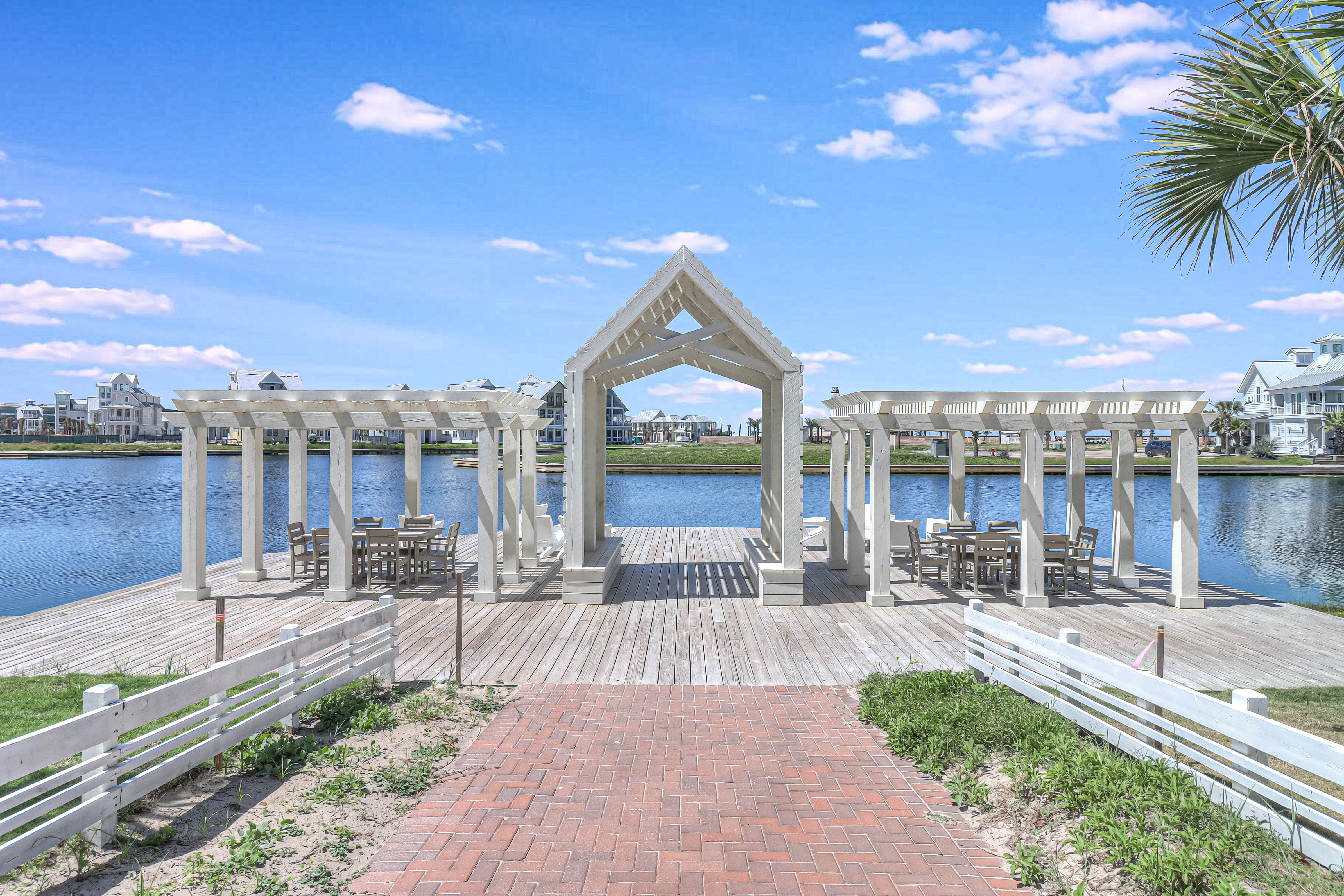 Bayshore Haven Villa: Luxury 6-Bedroom Lakefront Villa with Resort Amenities, Nueces County Texas