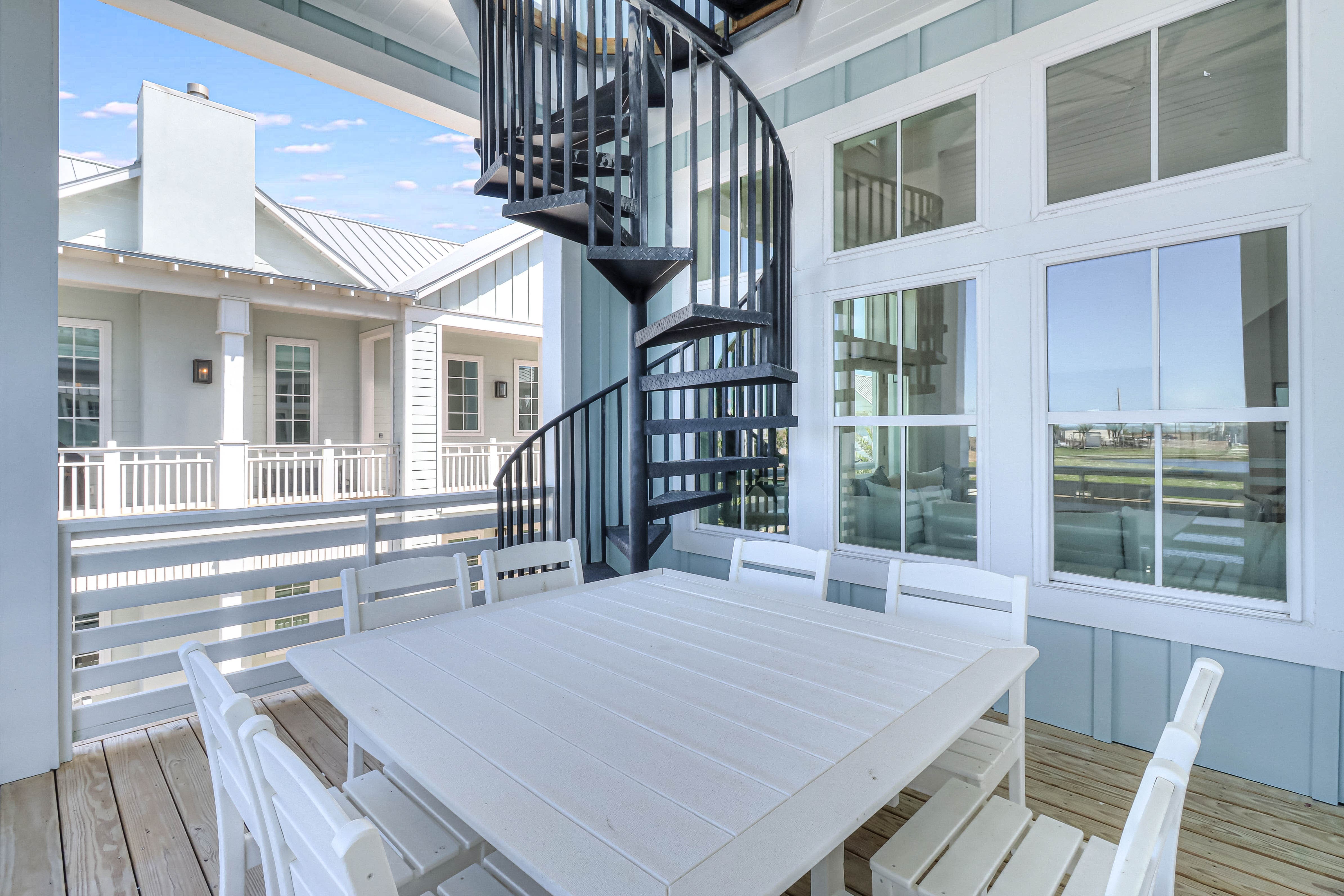 Bayshore Haven Villa: Luxury 6-Bedroom Lakefront Villa with Resort Amenities, Nueces County Texas