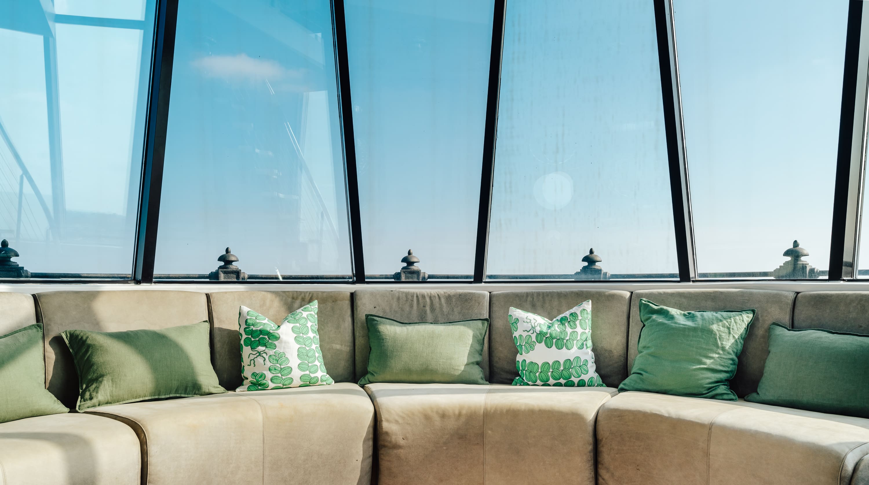 Beacon’s Rest Lighthouse: Unique 3-Bedroom Lighthouse Cottage with Sea Views and Beach Access Great Yarmouth