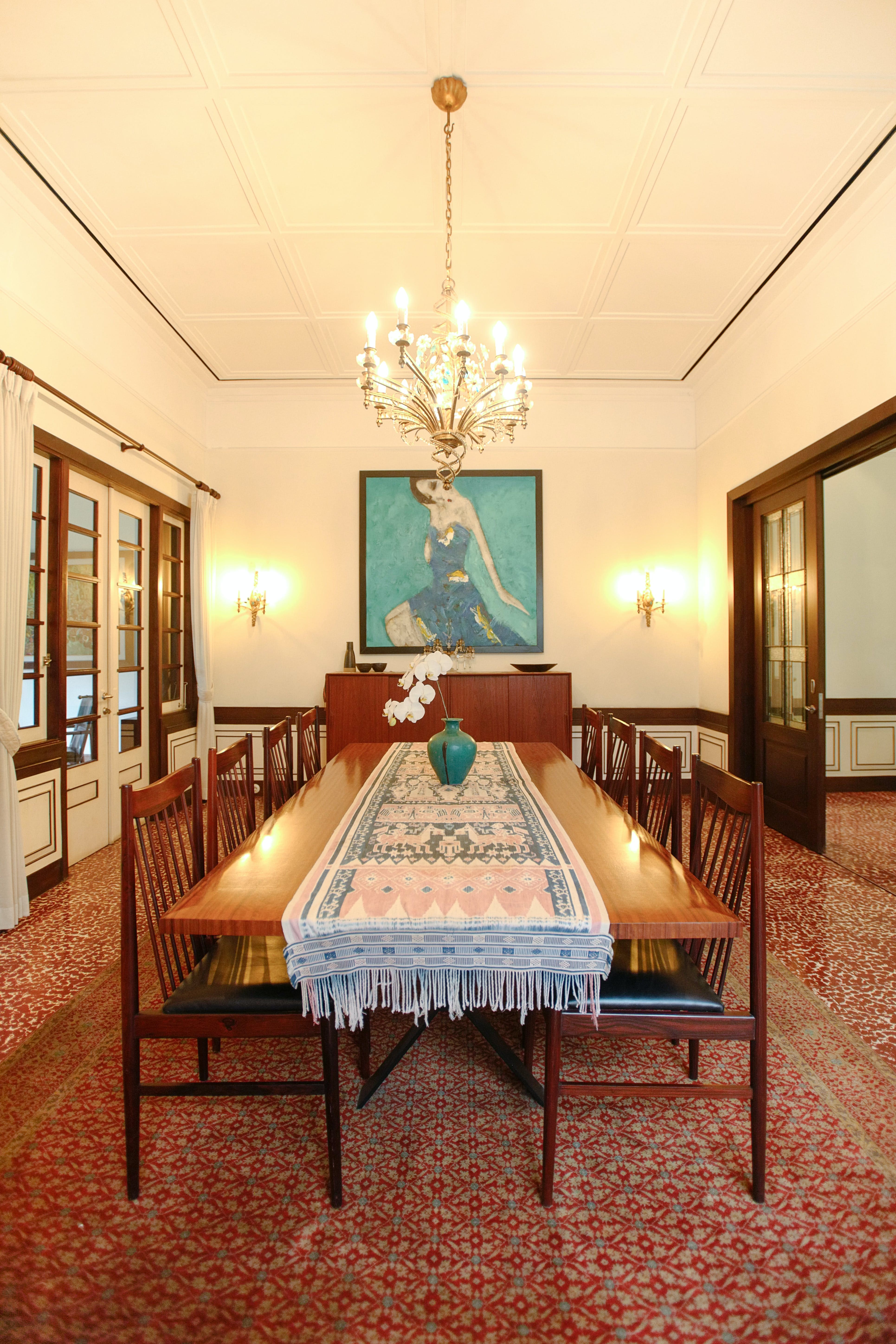 Bunga Lestari: Elegant 5-Bedroom House with Tropical Gardens, West Java