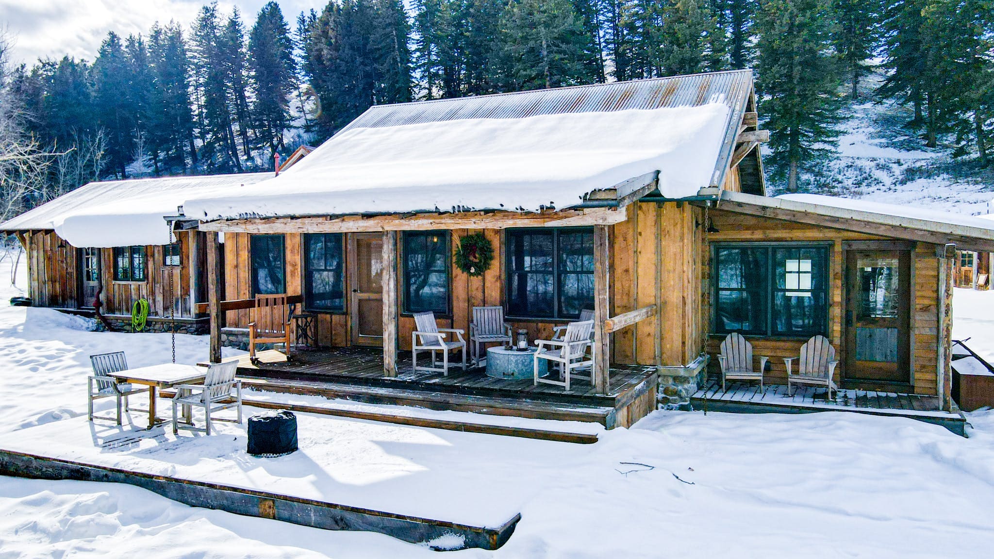 Cabin Bridger Gallatin: 3-Bedroom Ski Chalet Rental with Lake Views and Remote Work Space, Gallatin County