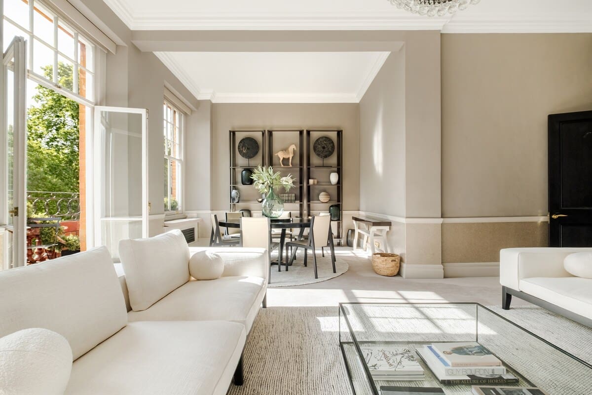 Cadogan Residence: Elegant 3-Bedroom Apartment with Garden Views, Knightsbridge