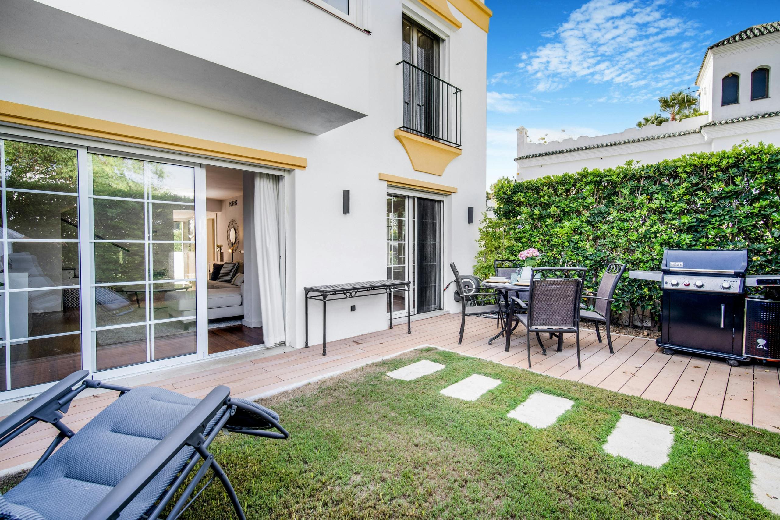 Casa Acebuche Marbella: Elegant 3-Bedroom Golf Apartment with Sea View, Marbella