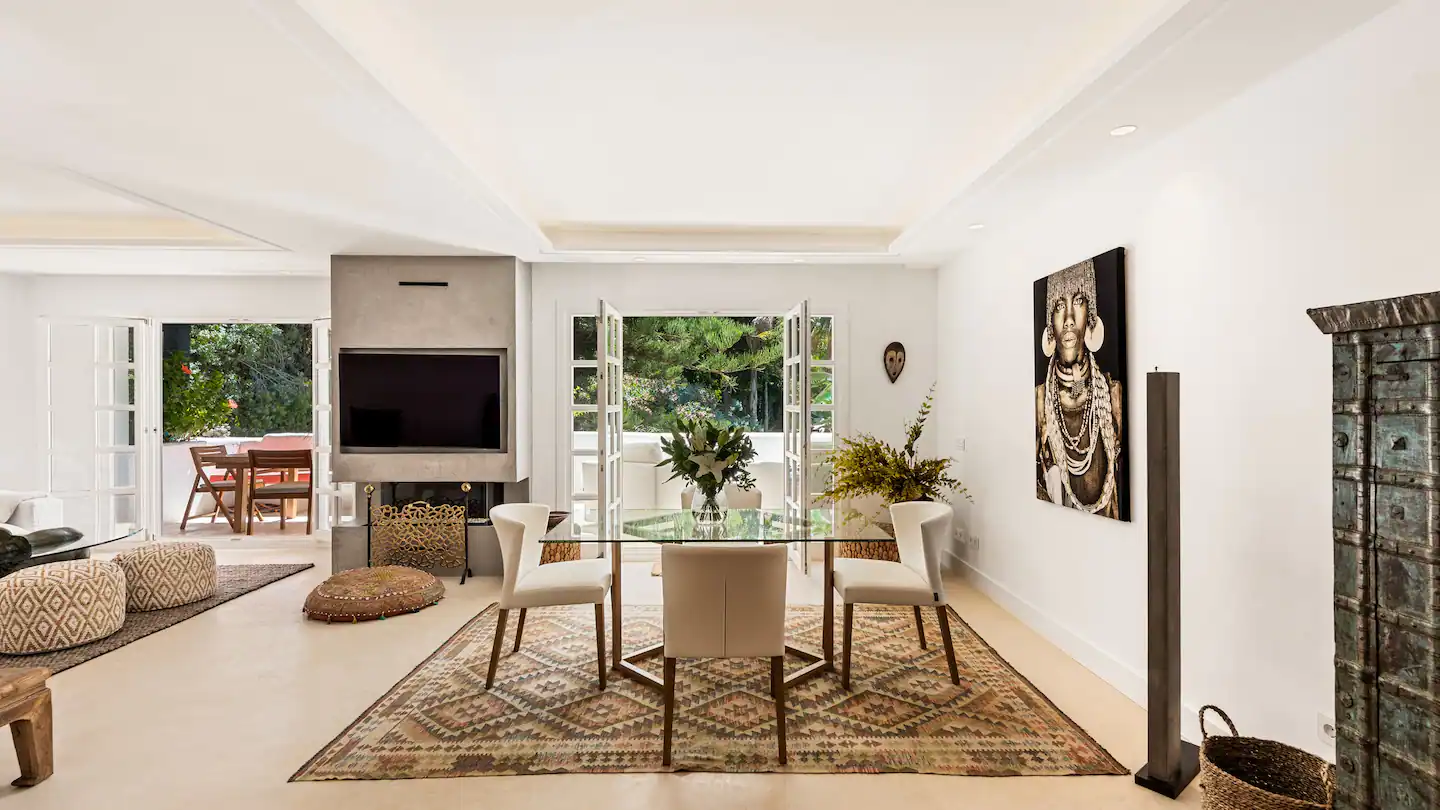 Casa Aceituno Marbella: Luxury 3-Bedroom Apartment with Pool and Seaviews, Marbella