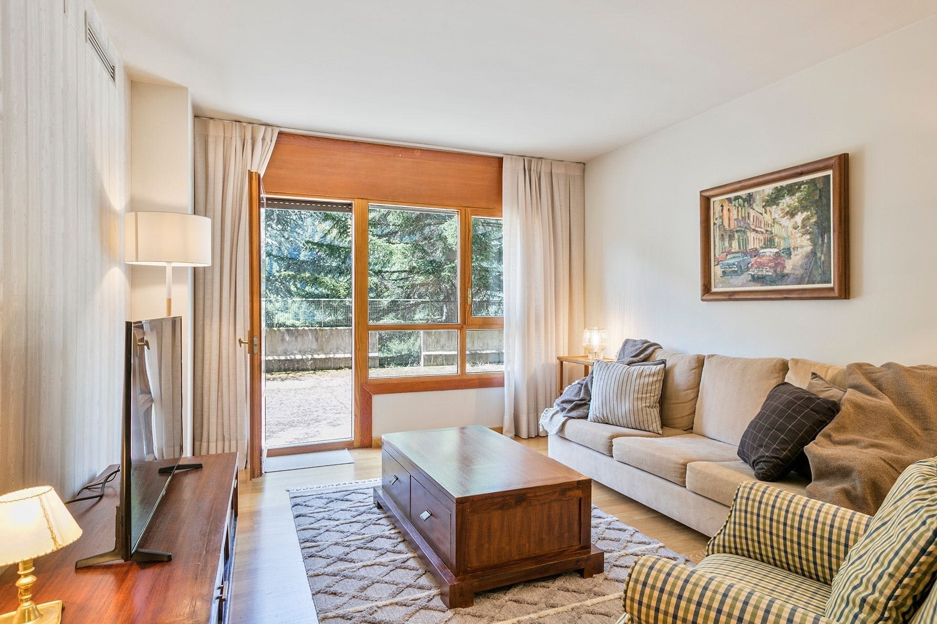 Casa Aiguamoix Baqueira: 3-Bedroom Ski Chalet with Mountain Views, Val d’Aran