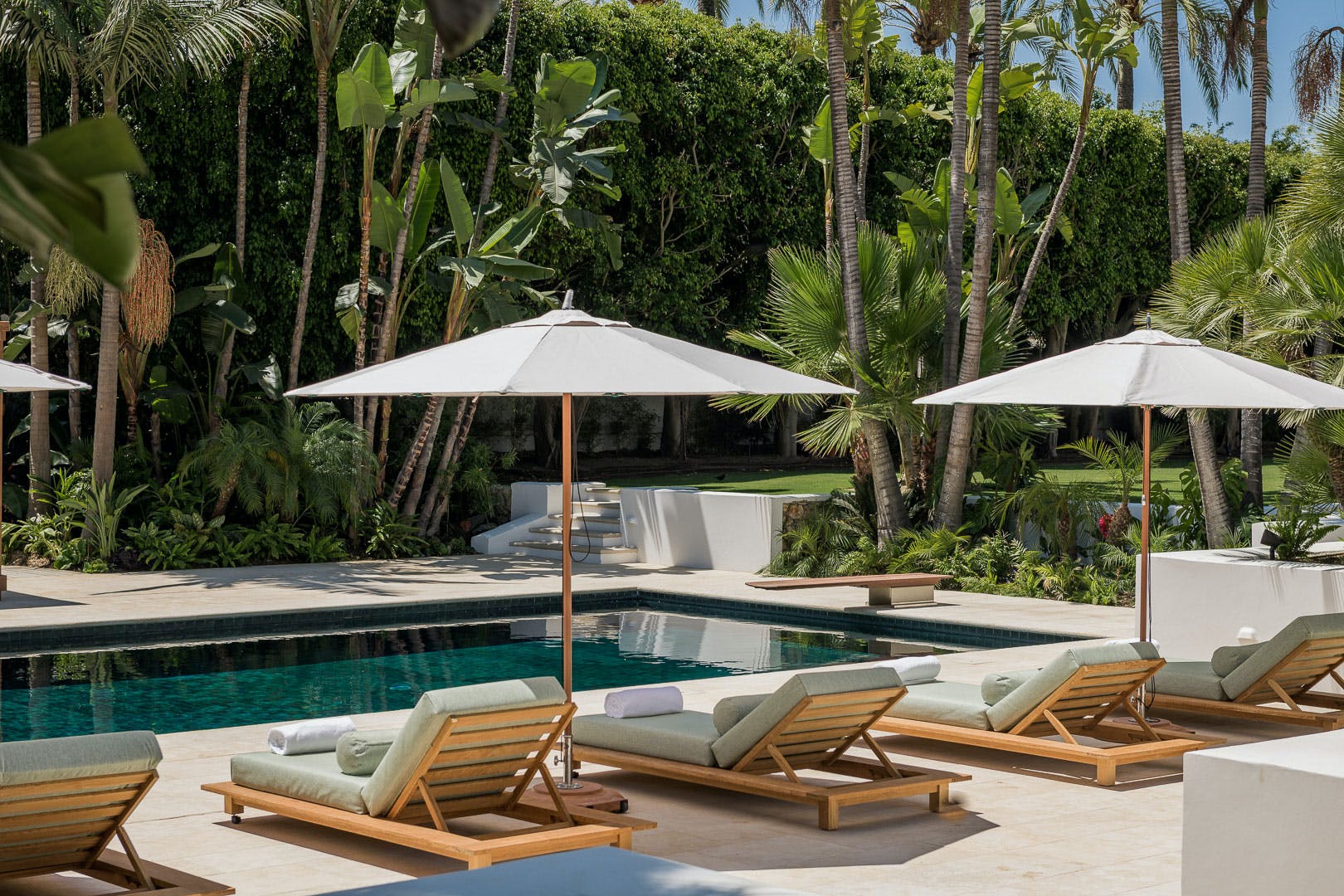 Casa Alborán Marbella: Elegant 8-Bedroom Luxury Apartment with Sea Views, Marbella