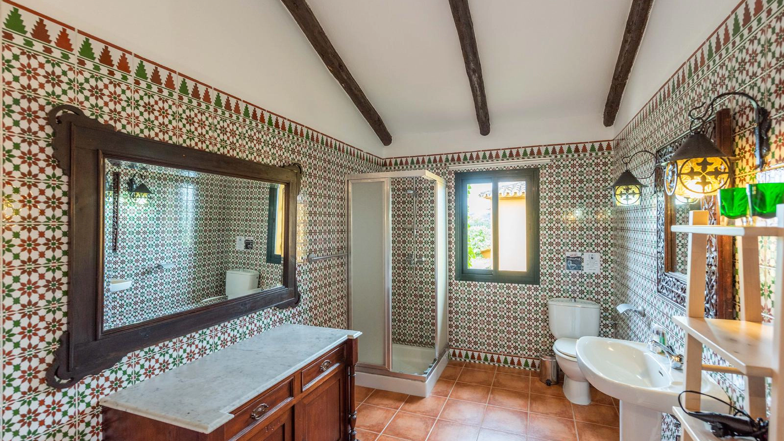 Casa Alcornocal Estepona: 6-Bedroom Luxury Apartment with Pool, Estepona