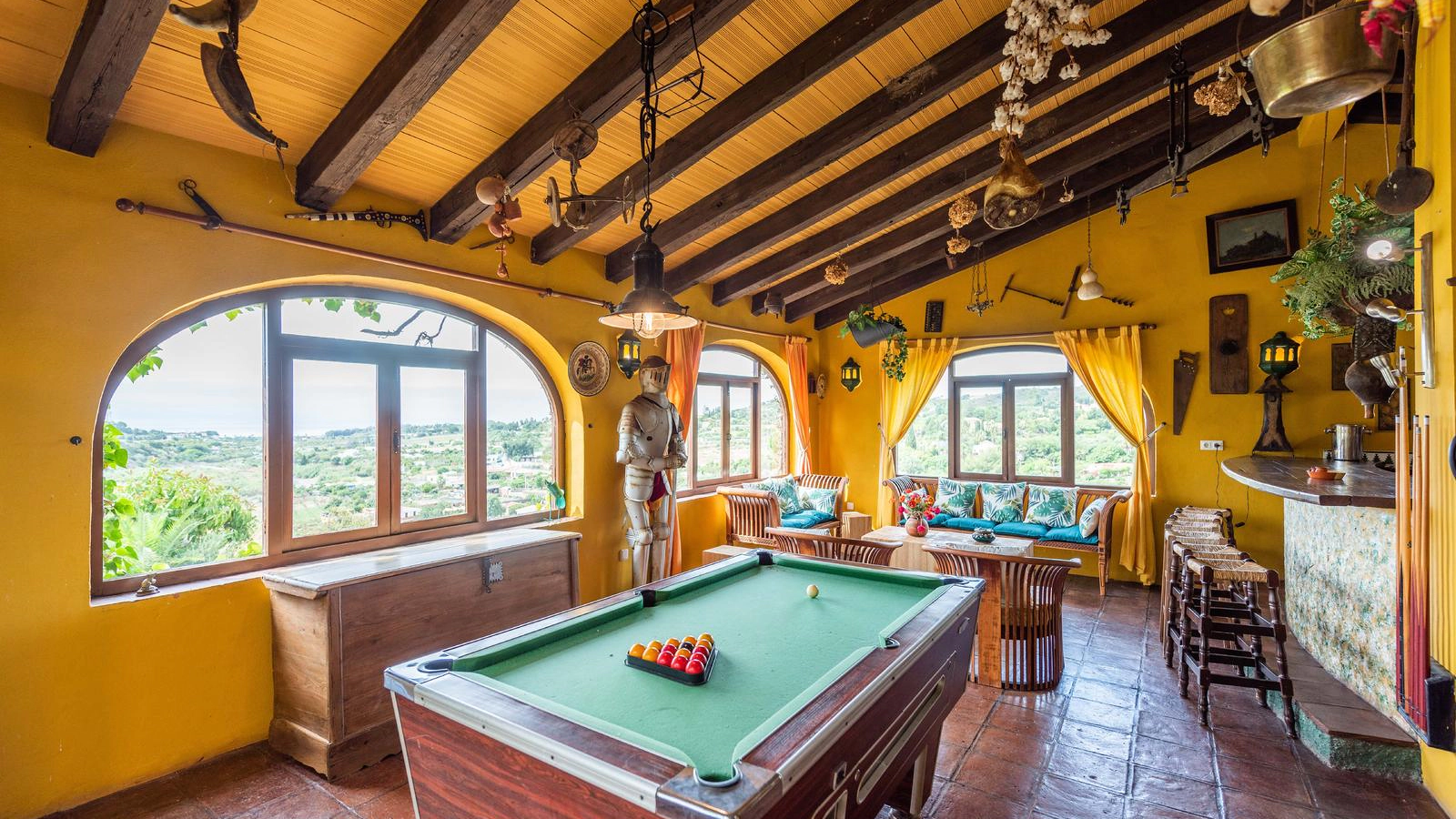 Casa Alcornocal Estepona: 6-Bedroom Luxury Apartment with Pool, Estepona