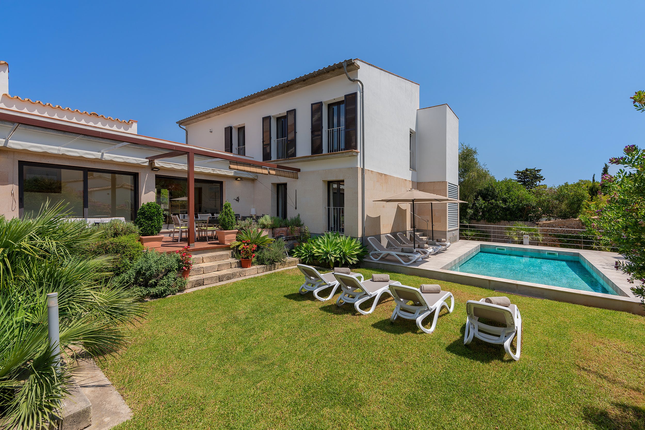 Casa Alfabia Pollença: Luxury 5-Bedroom Villa with Pool and Tennis Court, Pollença