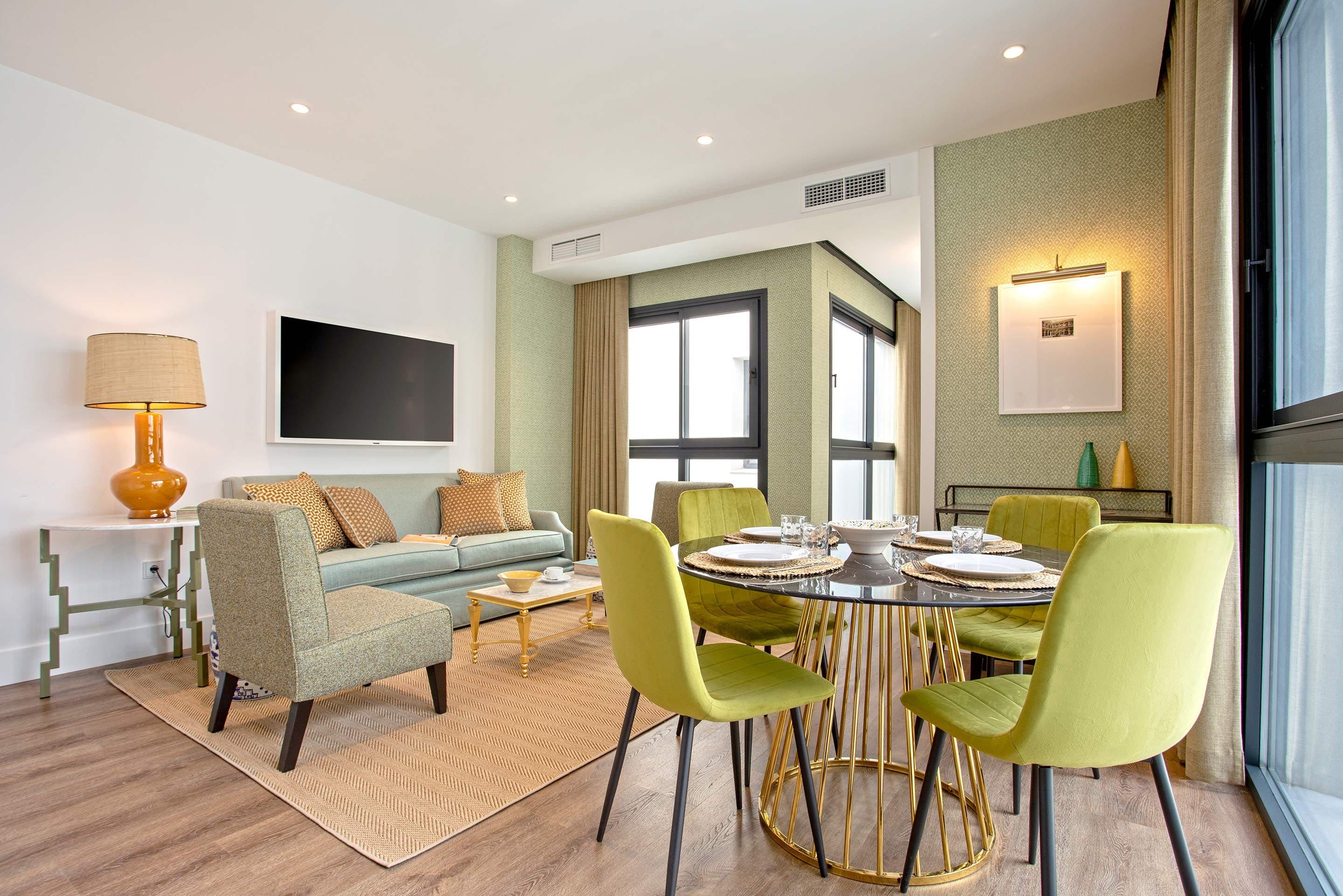 Casa Alfarería Sevilla El Arenal: Charming 2-Bedroom Apartment with Rooftop Pool, Apartment Rental El Arenal Sevilla