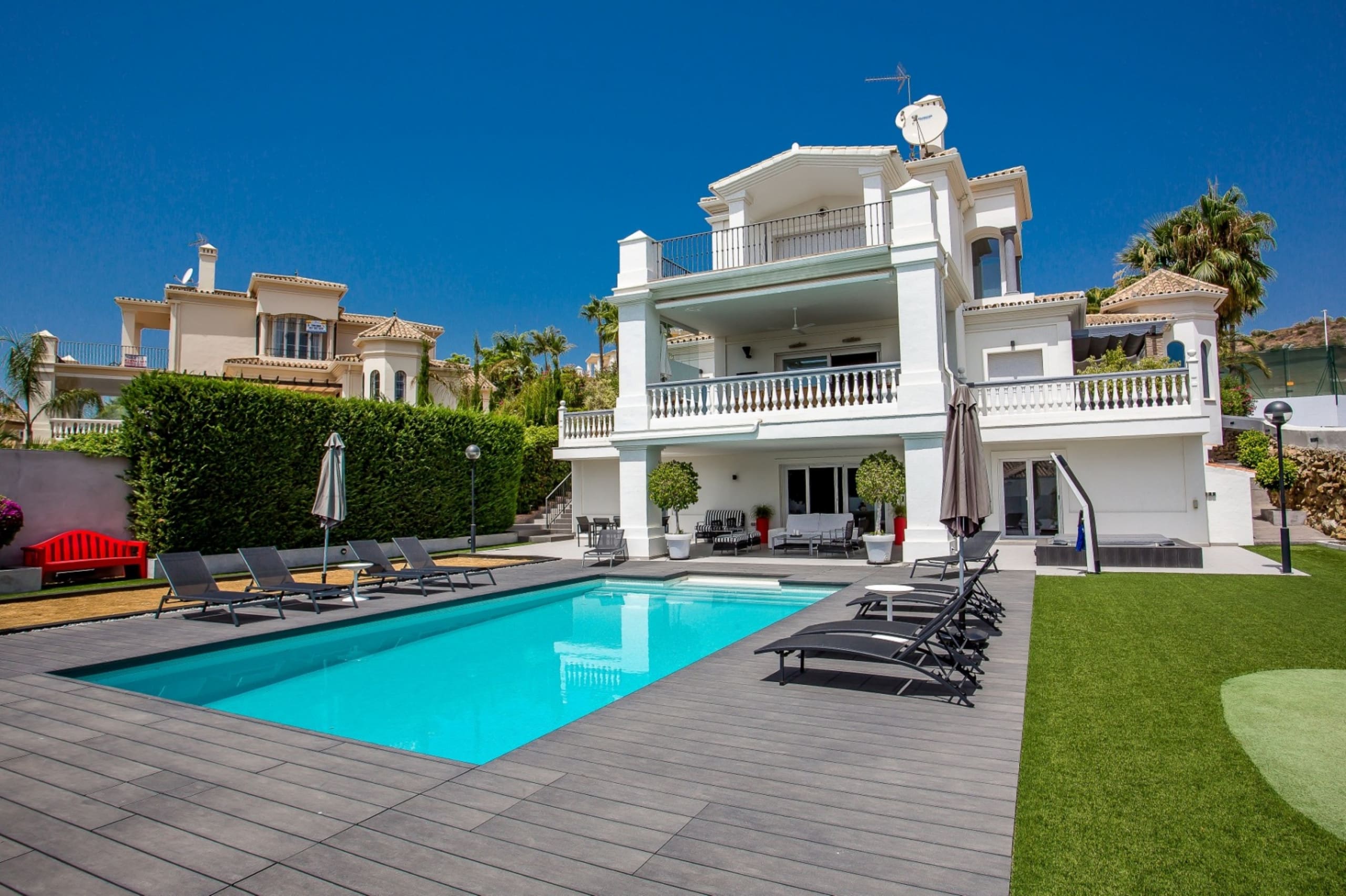 Casa Almendro SanPedro: Luxury 5-Bedroom Apartment with Sea Views and Pool, San Pedro de Alcántara