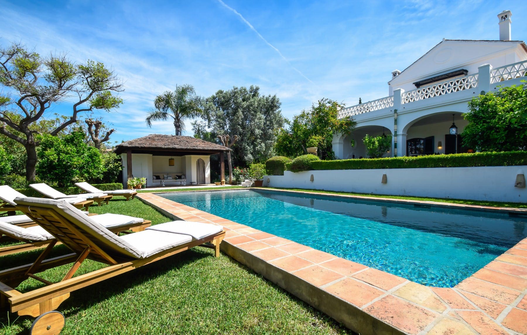 Casa Aloha Marbella Marbella 2: Spacious 6-Bedroom Apartment with Seaview and Pool, Marbella