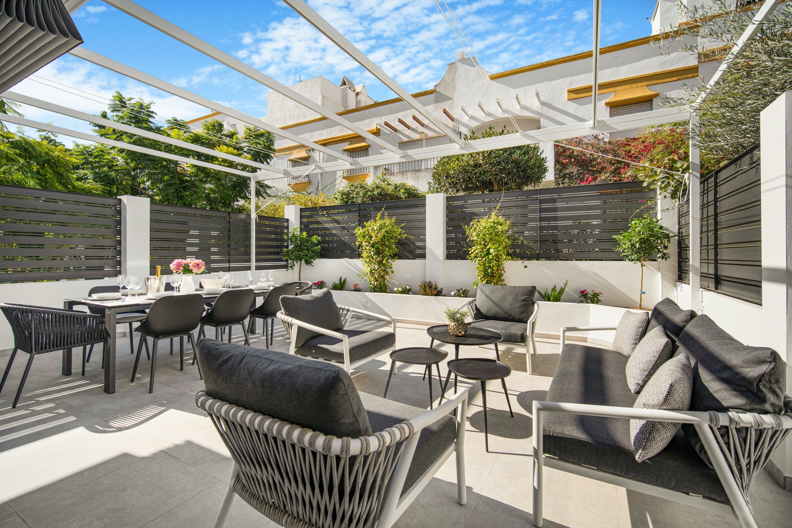 Casa Aloha Marbella Marbella: Spacious 5-Bedroom Apartment with Seaview and Pool, Marbella