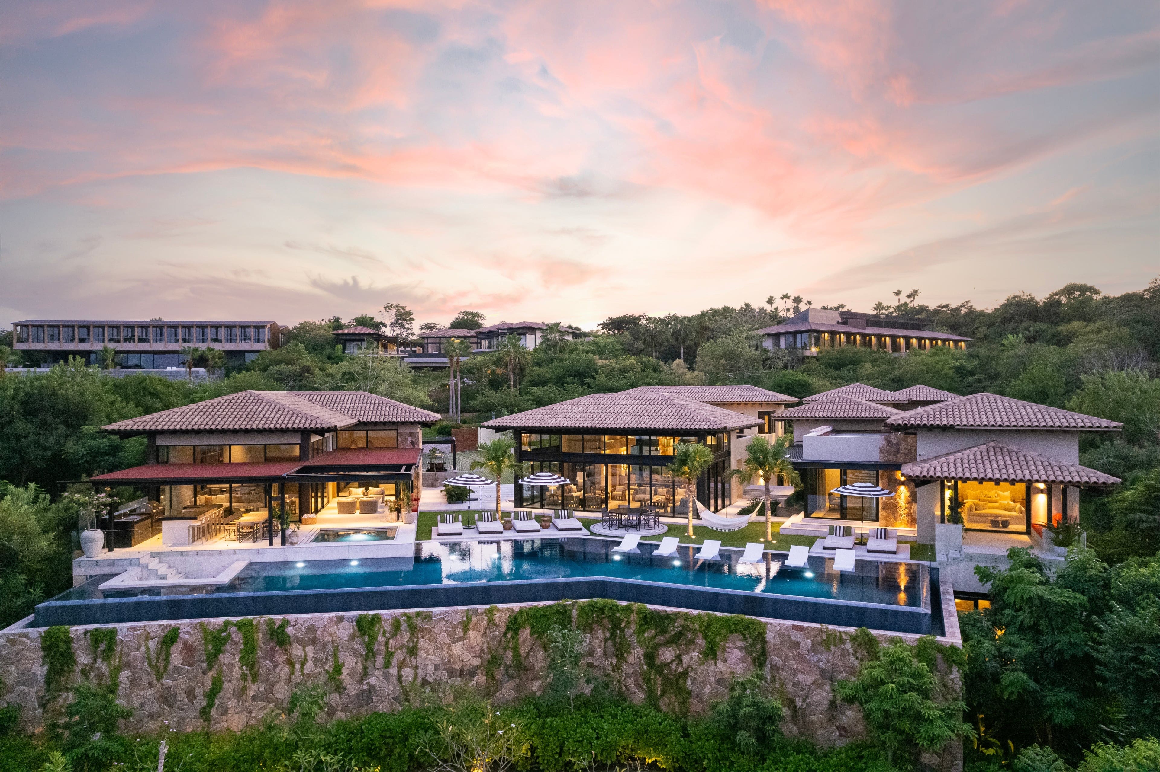 Casa Amatlán Nayarit Puerto Vallarta 2: Spacious 12-Bedroom Villa with Infinity Pool and Beachfront Views, Nayarit