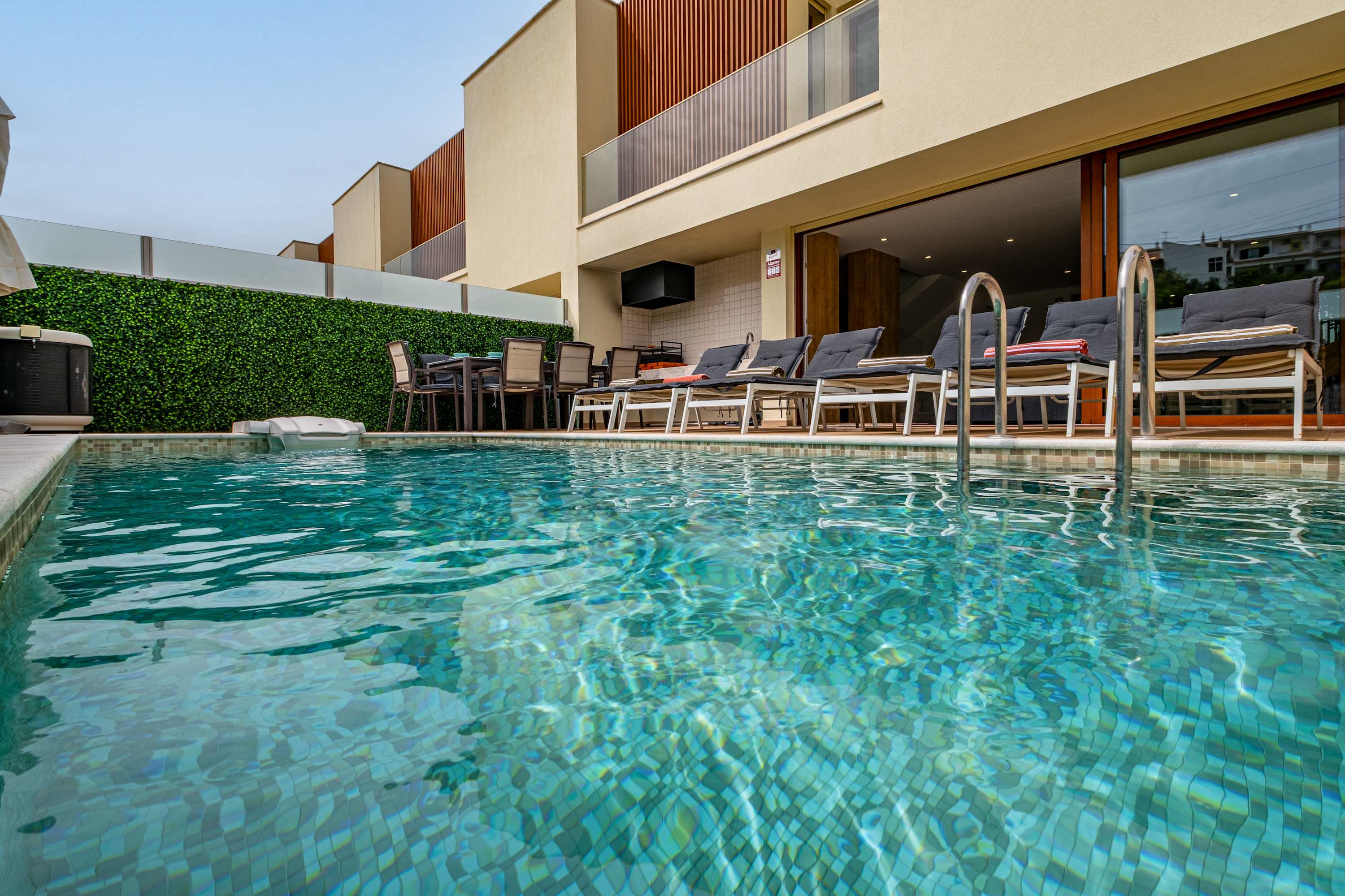 Casa Amendoeira Albufeira: Luxury 4-Bedroom Villa with Stunning Seaviews, Albufeira