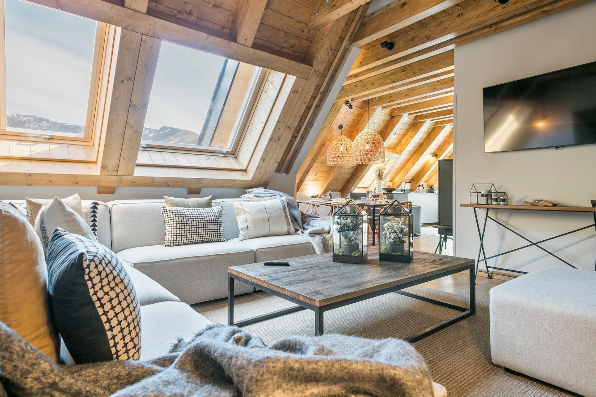 Casa Aneto Arties: Charming 3-Bedroom Ski Chalet Apartment, Val d’Aran