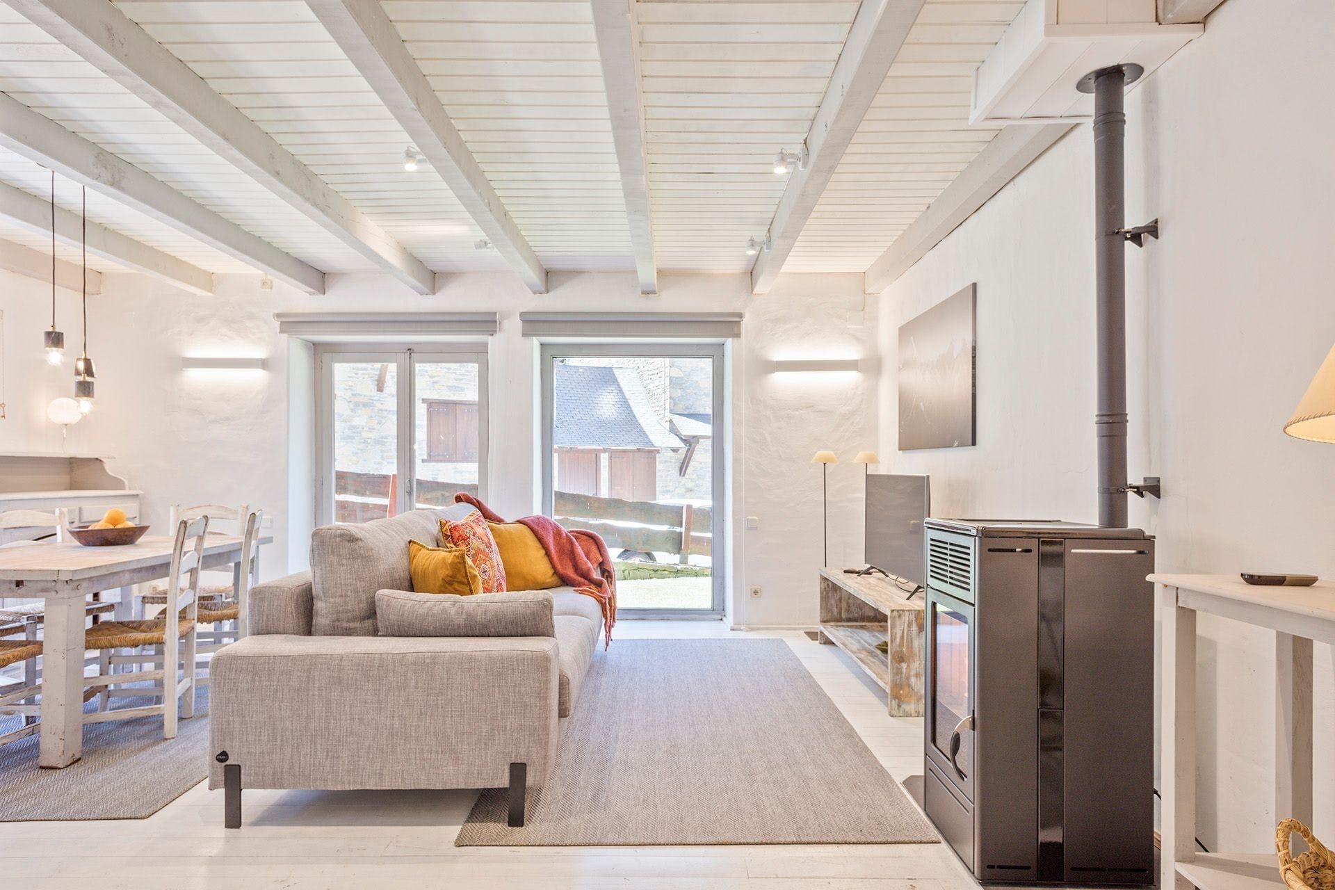 Casa Aran Arties: Charming 3-Bedroom Ski Chalet Apartment, Val d’Aran