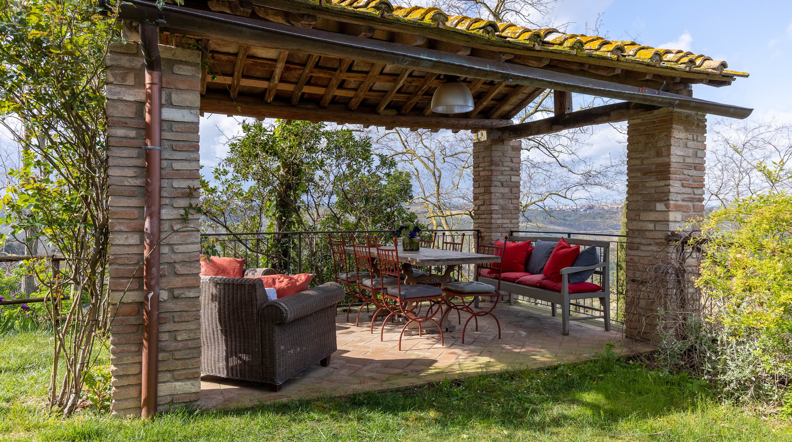 Casa Arcetri Melarosa: Luxury 3-Bedroom Villa with Air Conditioning and Garden Views, Arcetri Tuscany