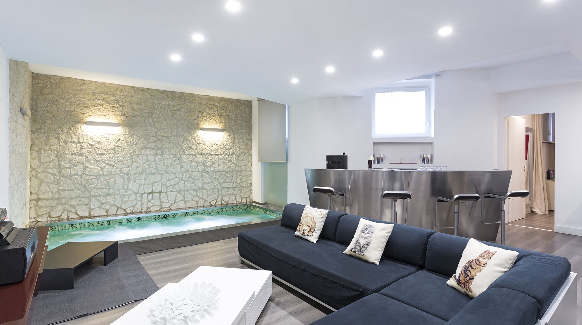 Casa Arco Isola: Luxury 3-Bedroom Loft with Indoor Pool and Sauna, Milan Isola