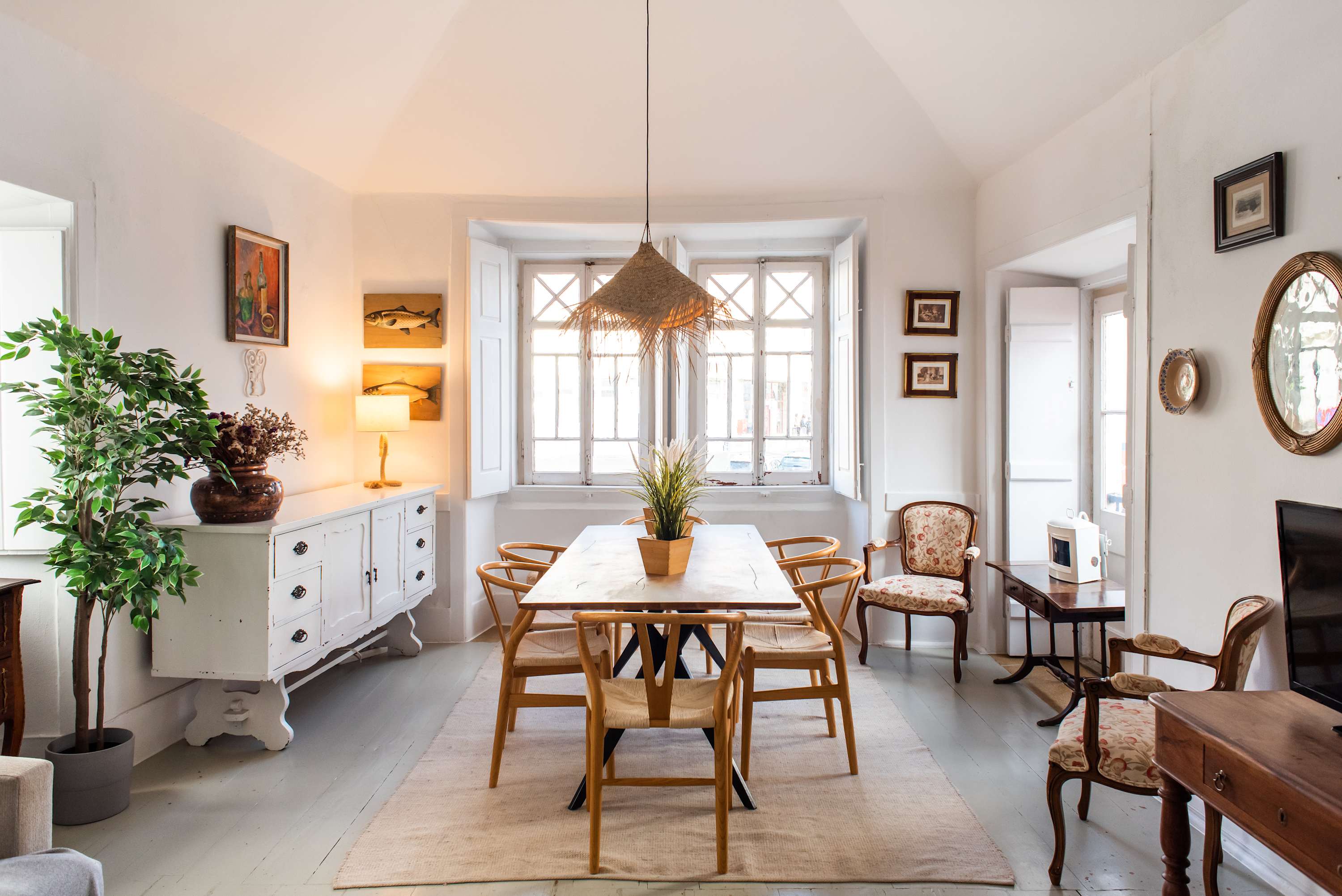 Casa Arrábida Lisbon: Luxury 4-Bedroom Villa Near Beach, Lisbon