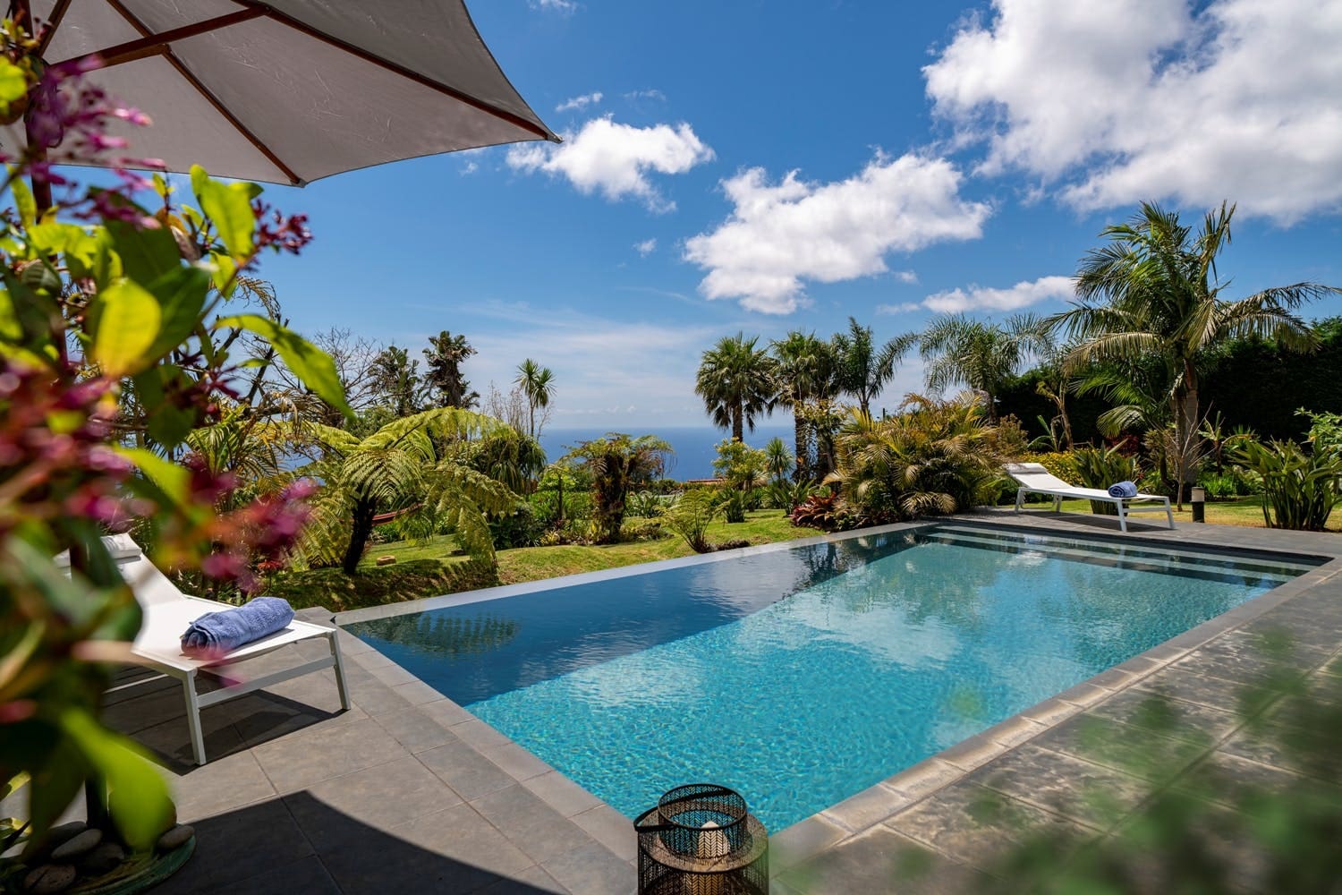 Casa Arrebita Calheta: Luxury 3-Bedroom Apartment with Sea Views and Pool, Calheta