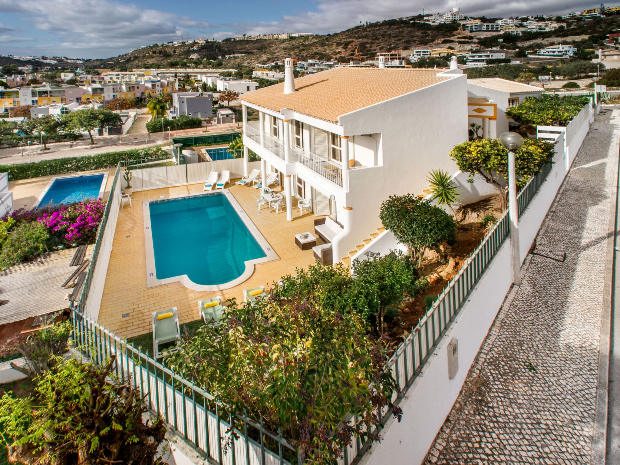 Casa Arrifana Albufeira: Stunning 4-Bedroom Portuguese Villa with Private Pool and Modern Amenities in Algarve