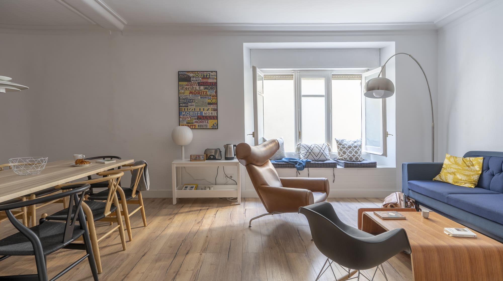 Casa Atzucac Raval: Luxury 4-Bedroom Apartment with Seaview, El Raval, Barcelona