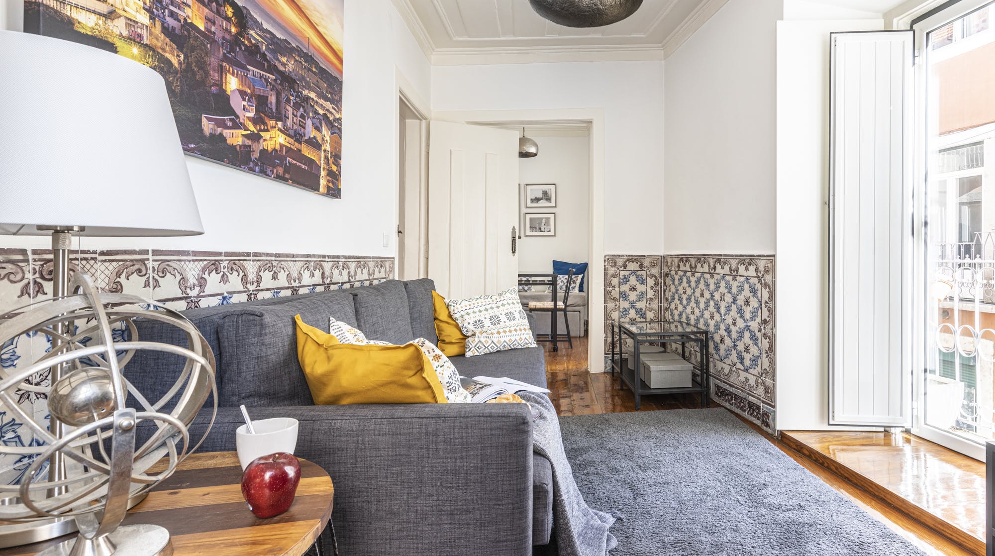 Casa Azulejo Intendente: Charming 1-Bedroom Apartment with Seaview, Lisbon Intendente