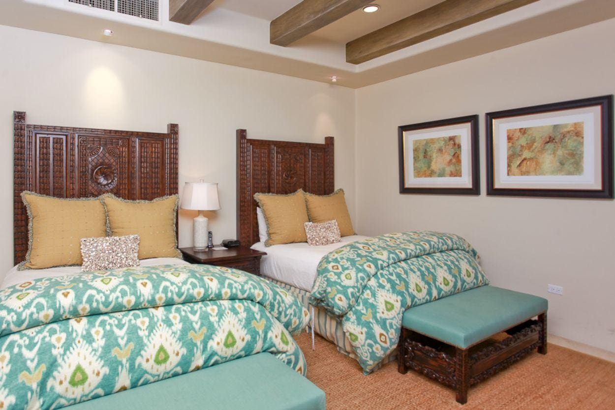 Casa Bahía Dorada: 4-Bedroom Resort Villa Rental Cabo San Lucas with Pool and Sea Views