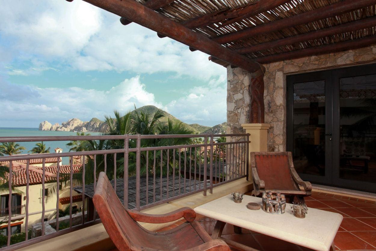 Casa Bahía Dorada: 4-Bedroom Resort Villa Rental Cabo San Lucas with Pool and Sea Views