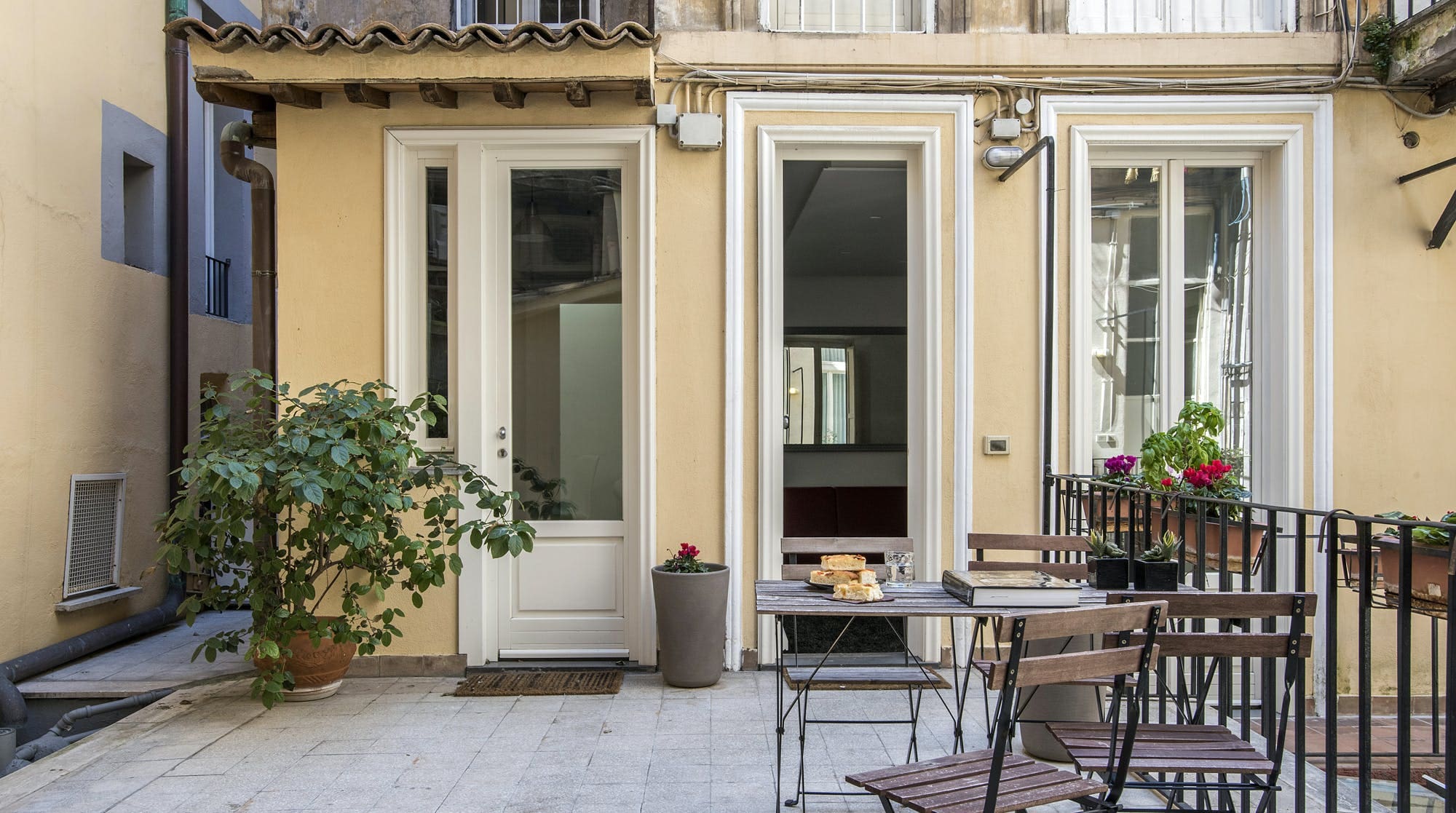 Casa Bernini Spagna Spagna: Luxury 2-Bedroom Apartment with Hot Tub, Rome