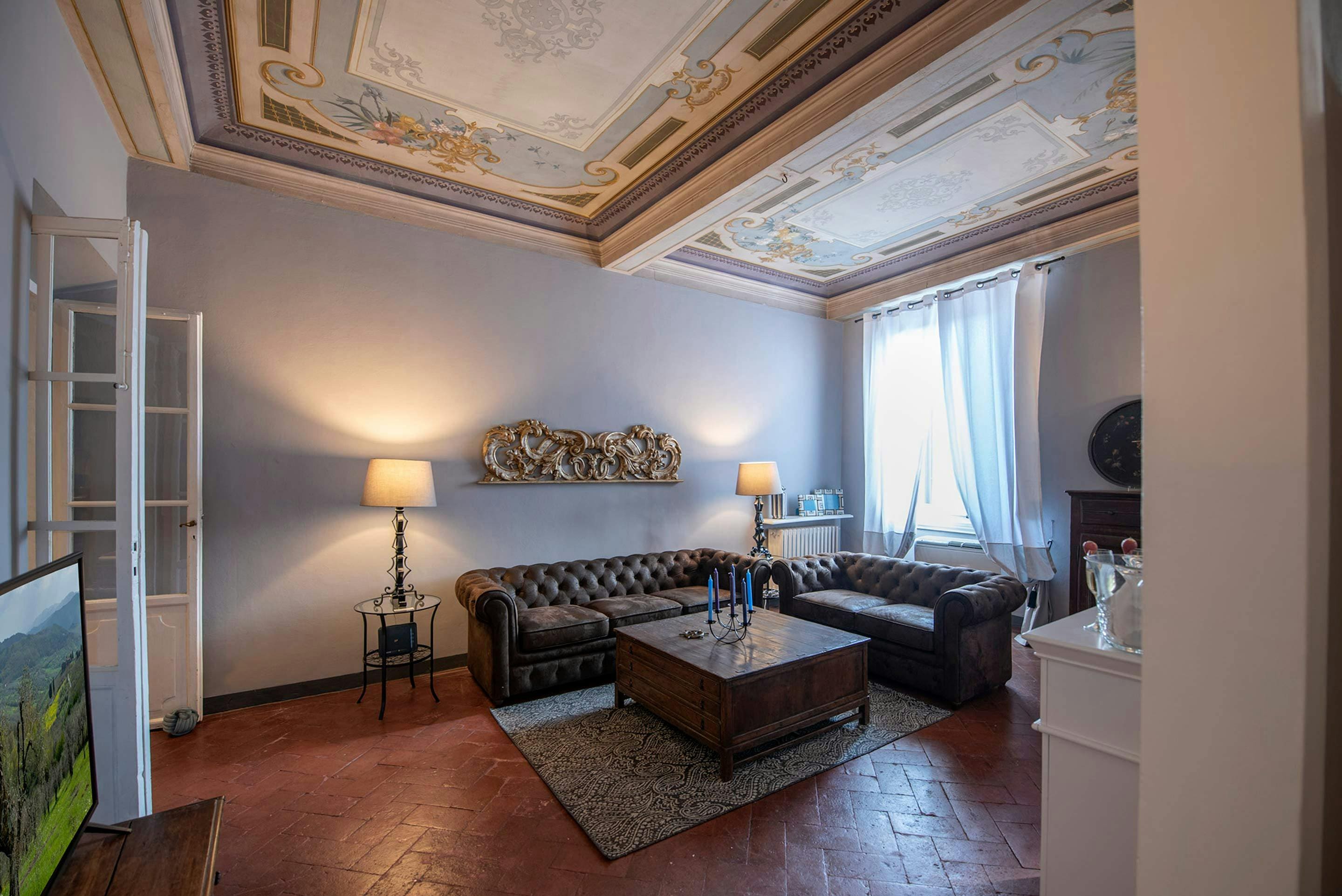 Casa Bianchi Santa Croce: Charming 2-Bedroom Apartment with Frescoed Ceilings, Florence Santa Croce