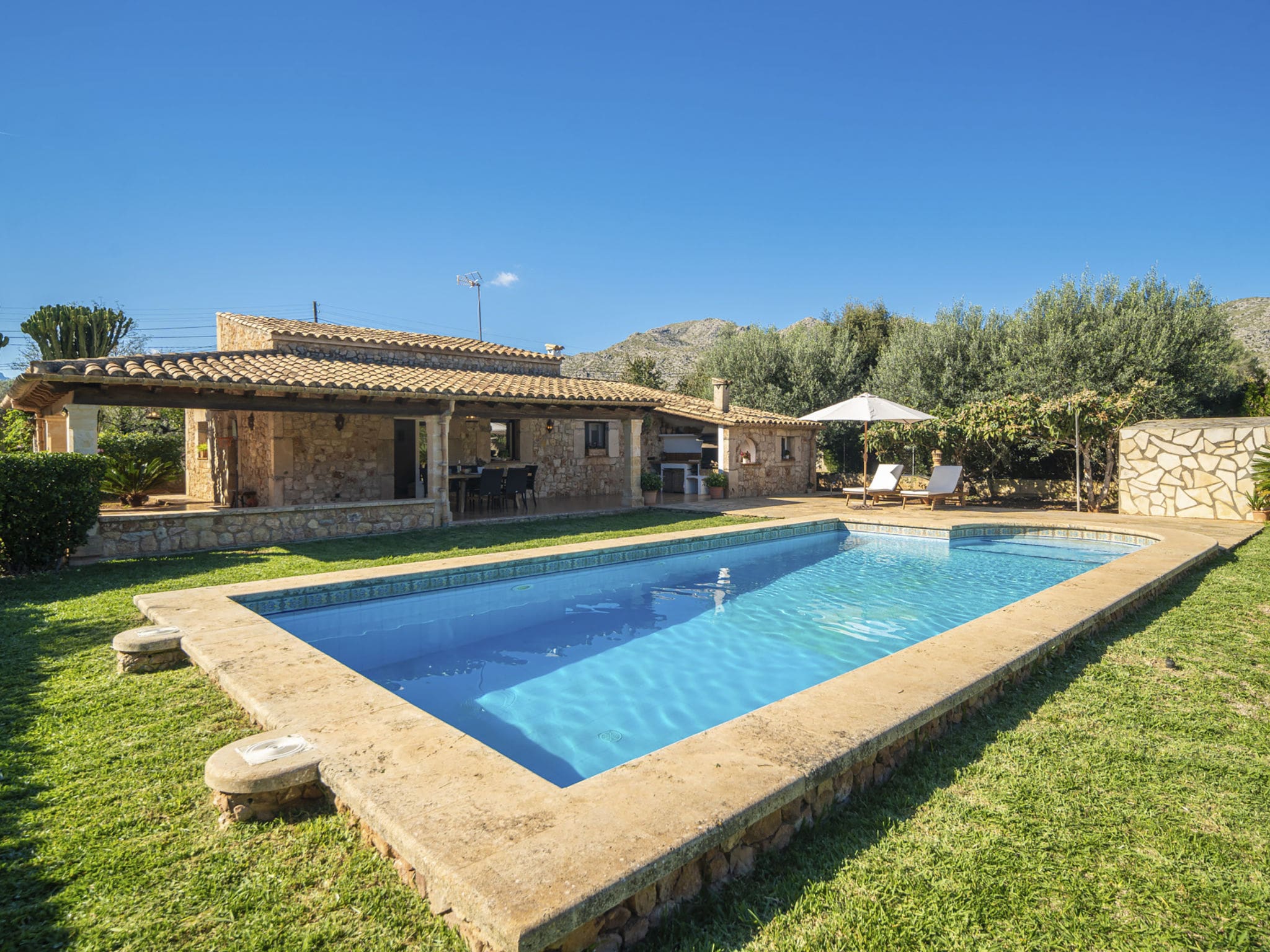 Casa Biniaraix Pollença: Luxury Three-Bedroom Villa with Private Pool and Mountain Views in Rural Mallorca