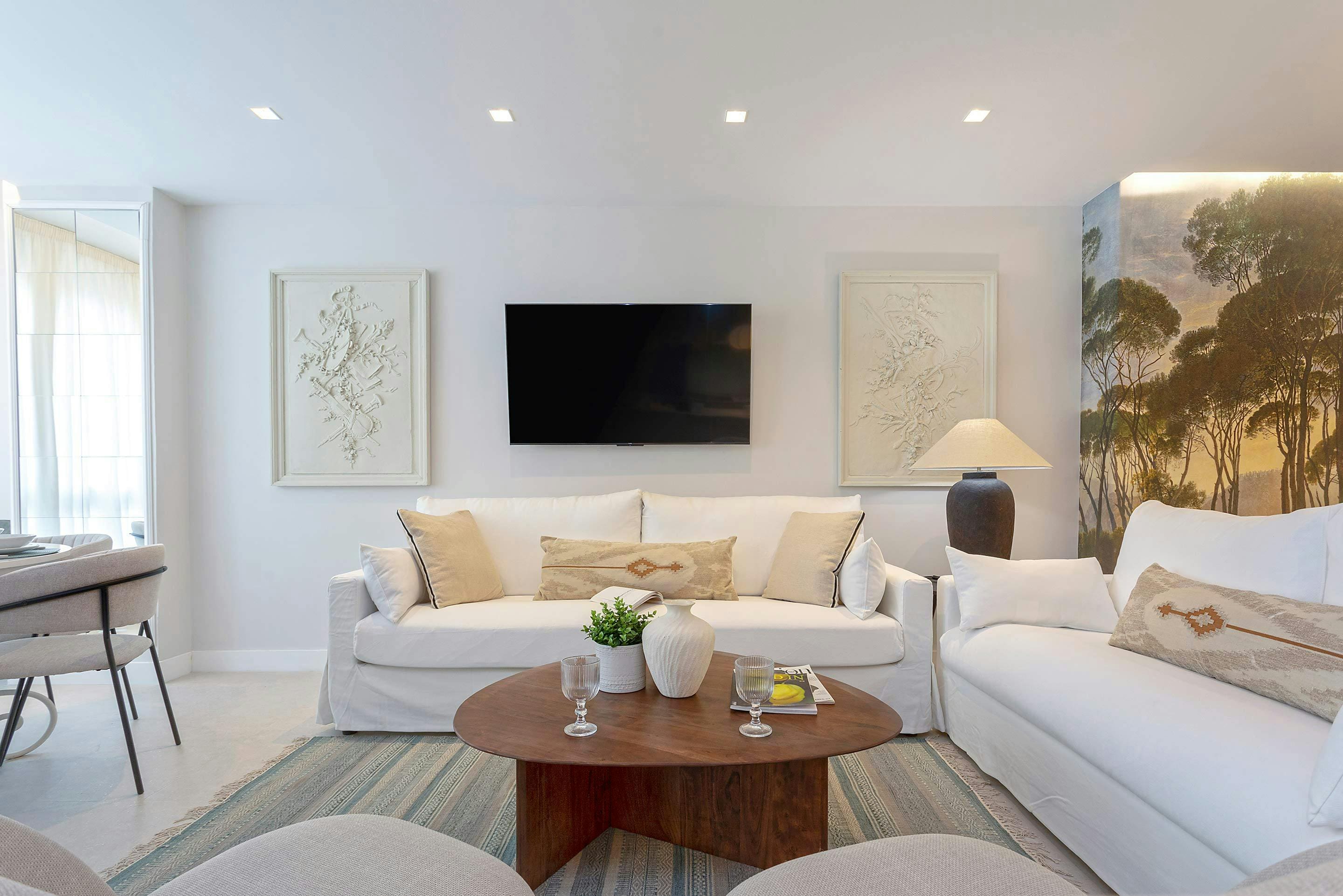 Casa Biznaga Malaga Malaga: Spacious 4-Bedroom Apartment with Beach Access, Malaga