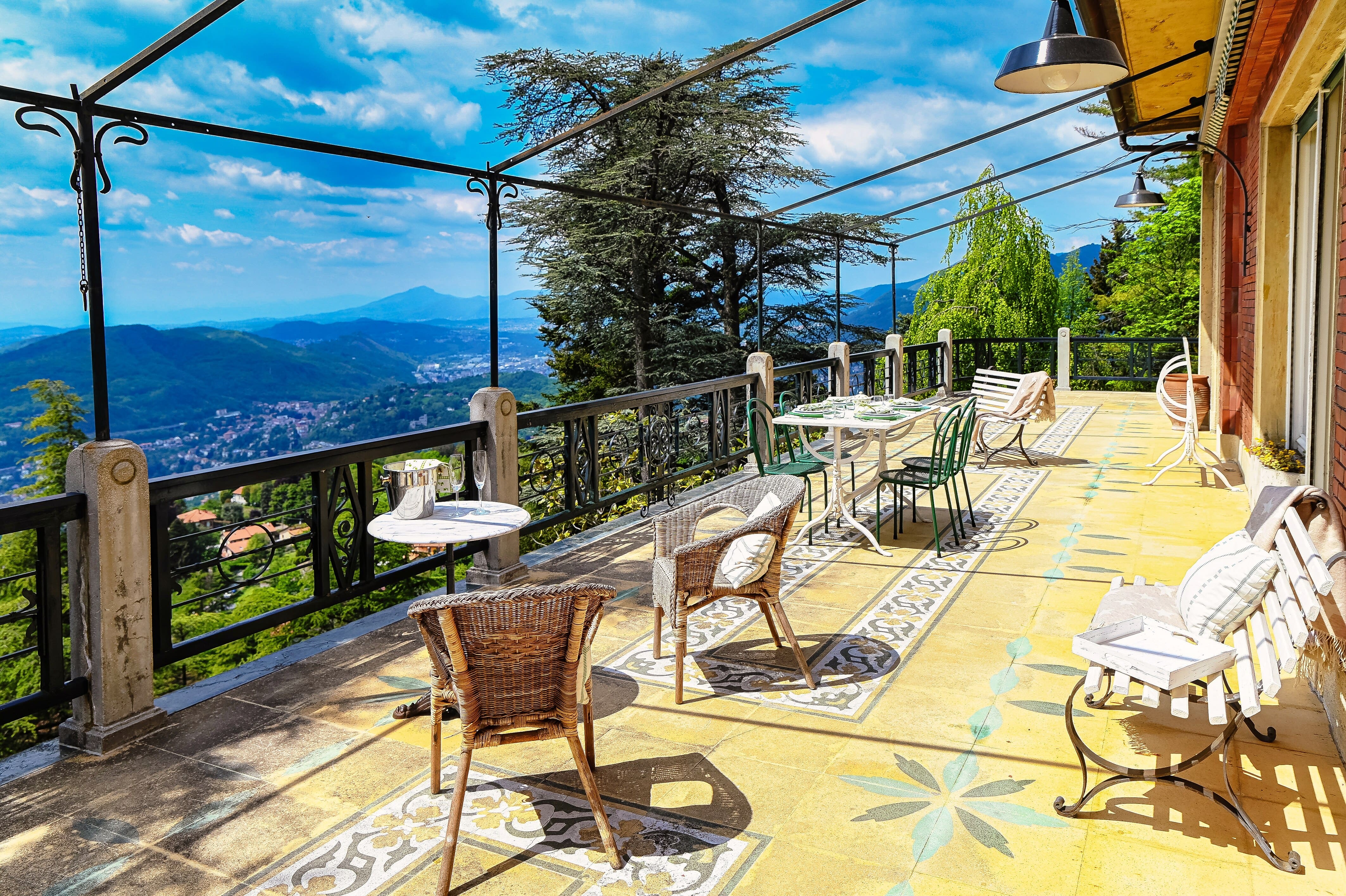Casa Breva Como Como 3: 5-Bedroom Luxury Apartment with Lake Views, Como