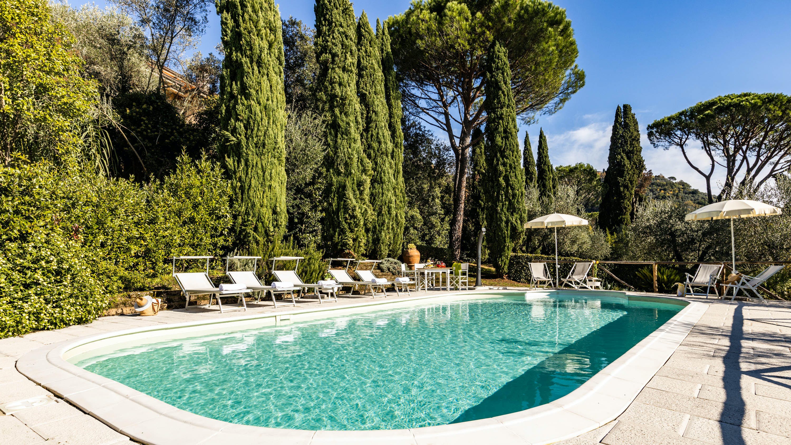 Casa Buggiano Pistoia: Spacious 5-Bedroom Apartment with Pool, Tuscany