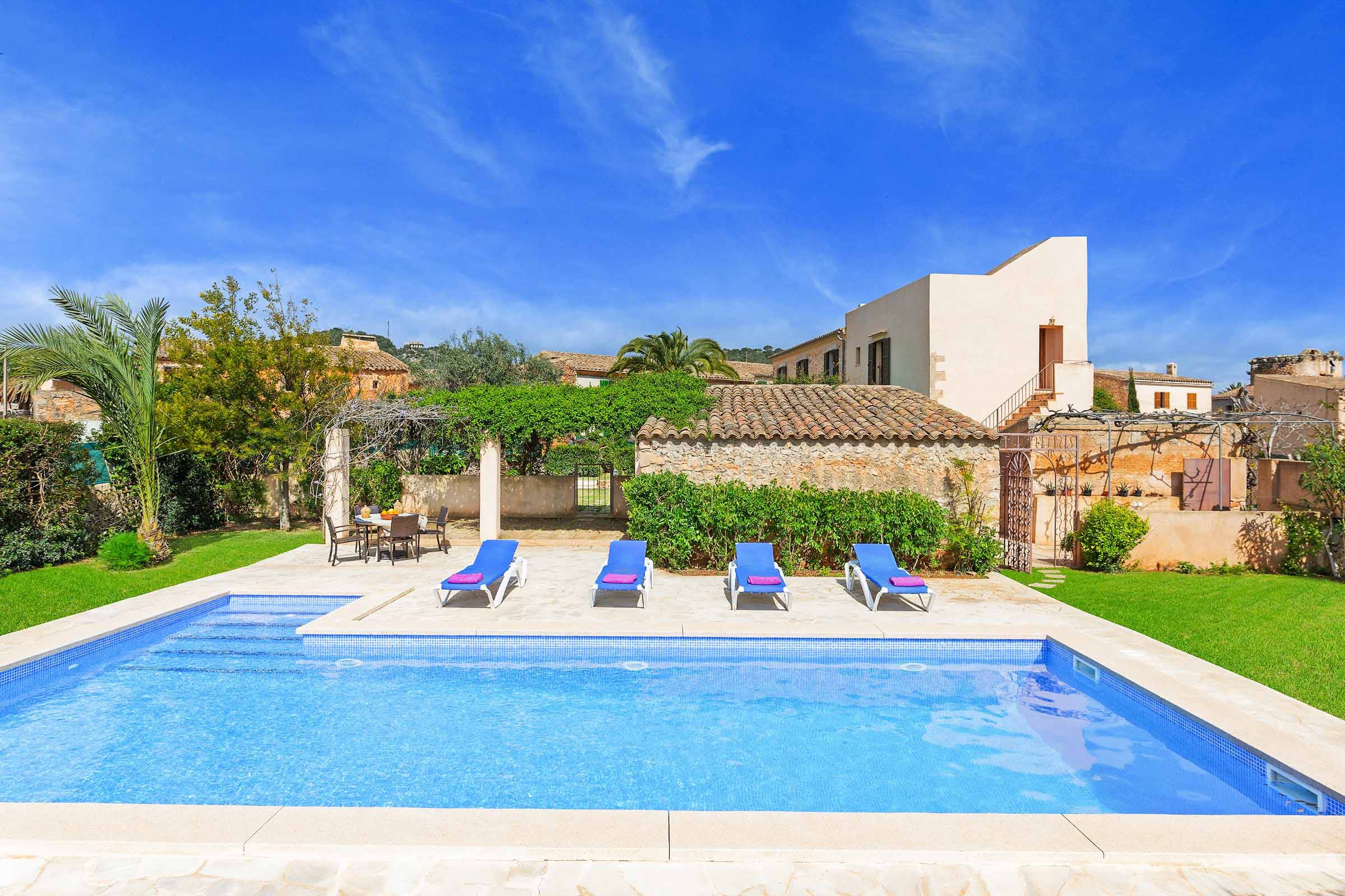 Casa Cala d’Or: Spacious 5-Bedroom Apartment with Seaview and Pool, Cala d’Or
