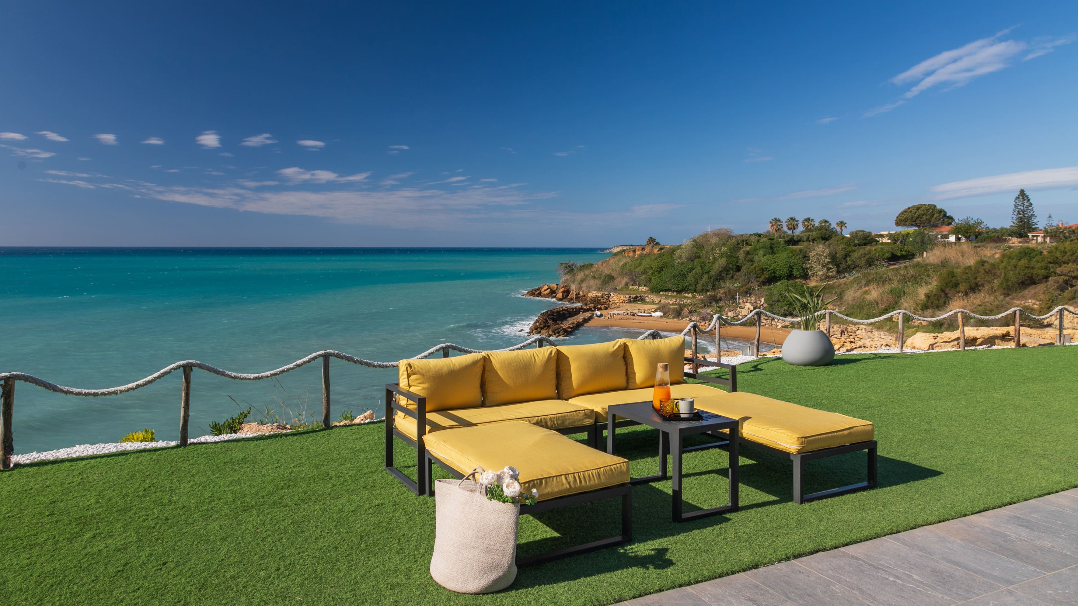 Casa Calamizzi Capo Rizzuto: Spacious 3-Bedroom Apartment with Private Pool and Sea Views, Calabria