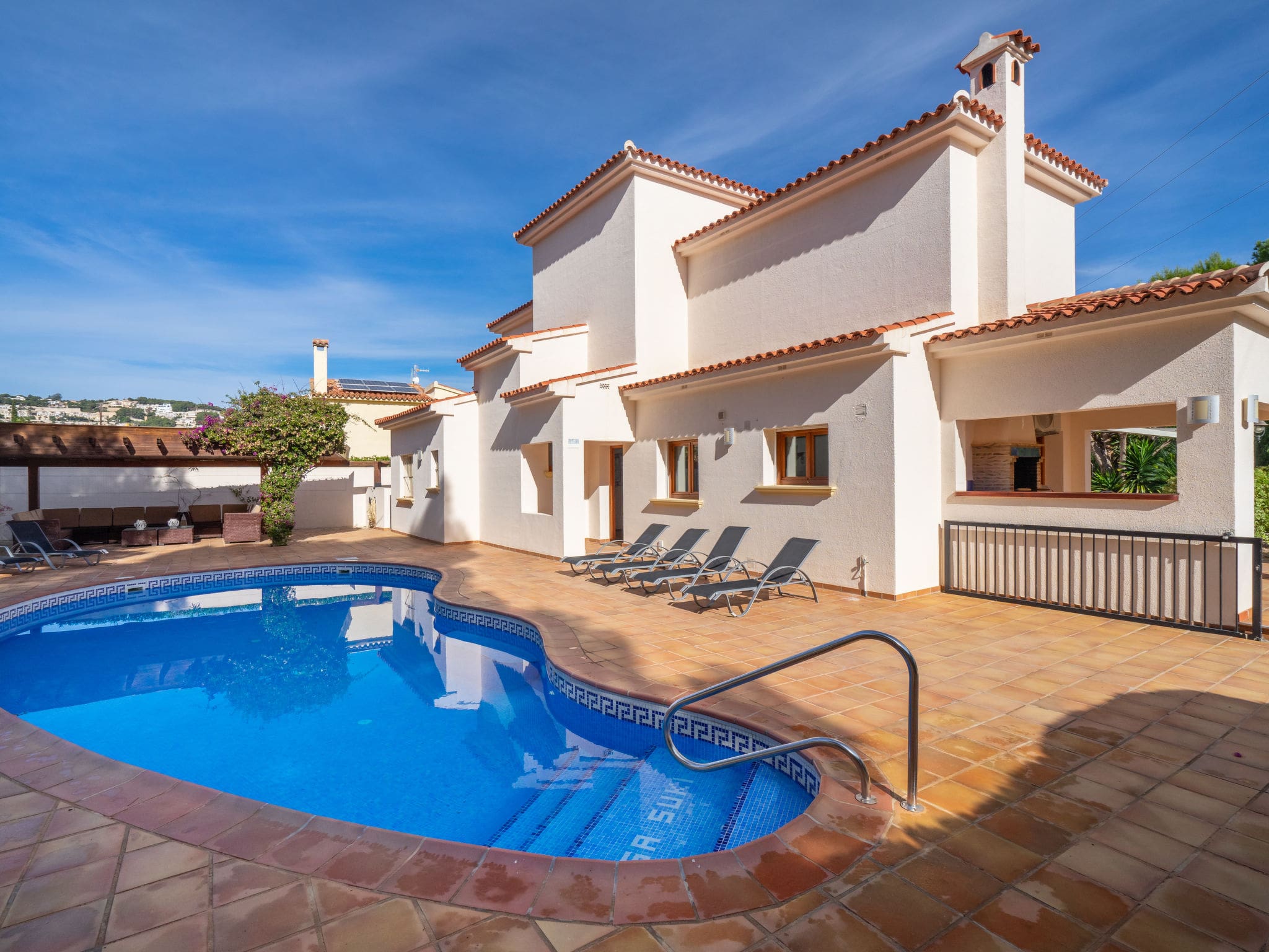 Casa Calpe Moraira: Spacious 5-Bedroom Villa with Private Pool and Garden Near Beach Costa Blanca