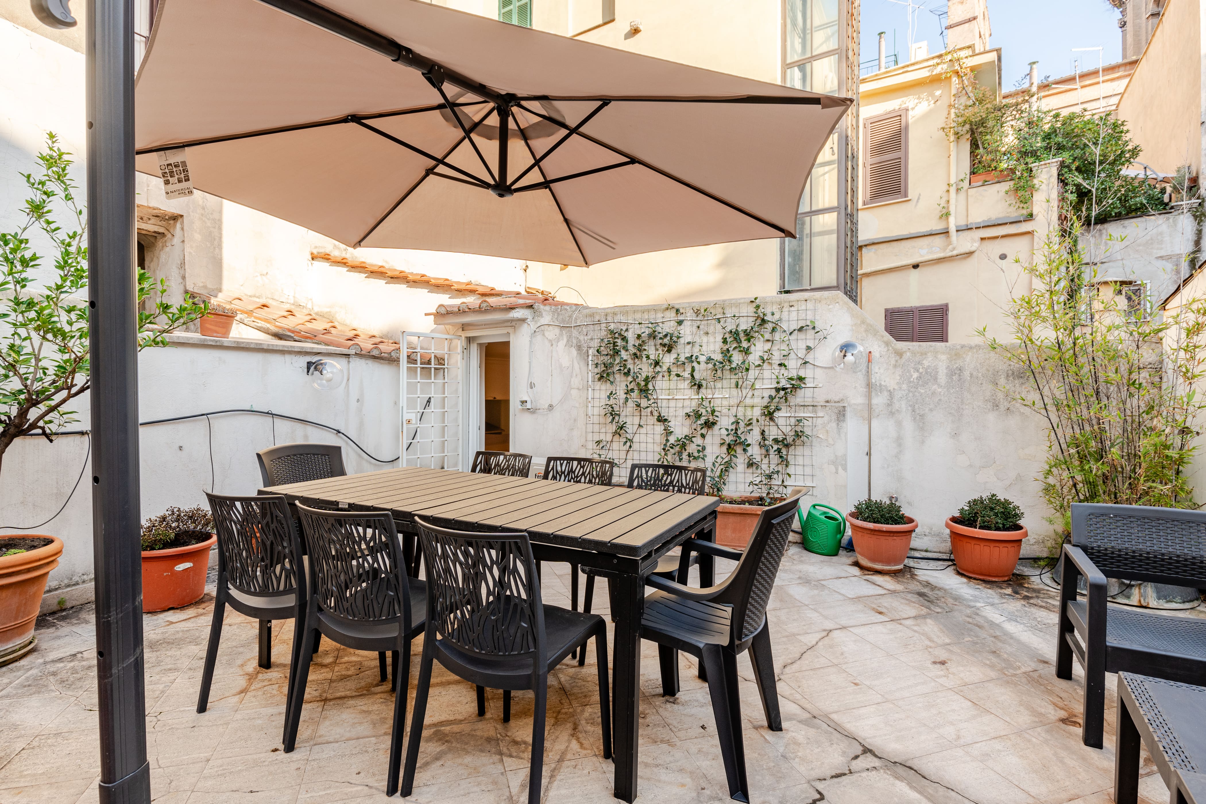 Casa Caravaggio Campo: Elegant 4-Bedroom Apartment for Families and Pets, Rome