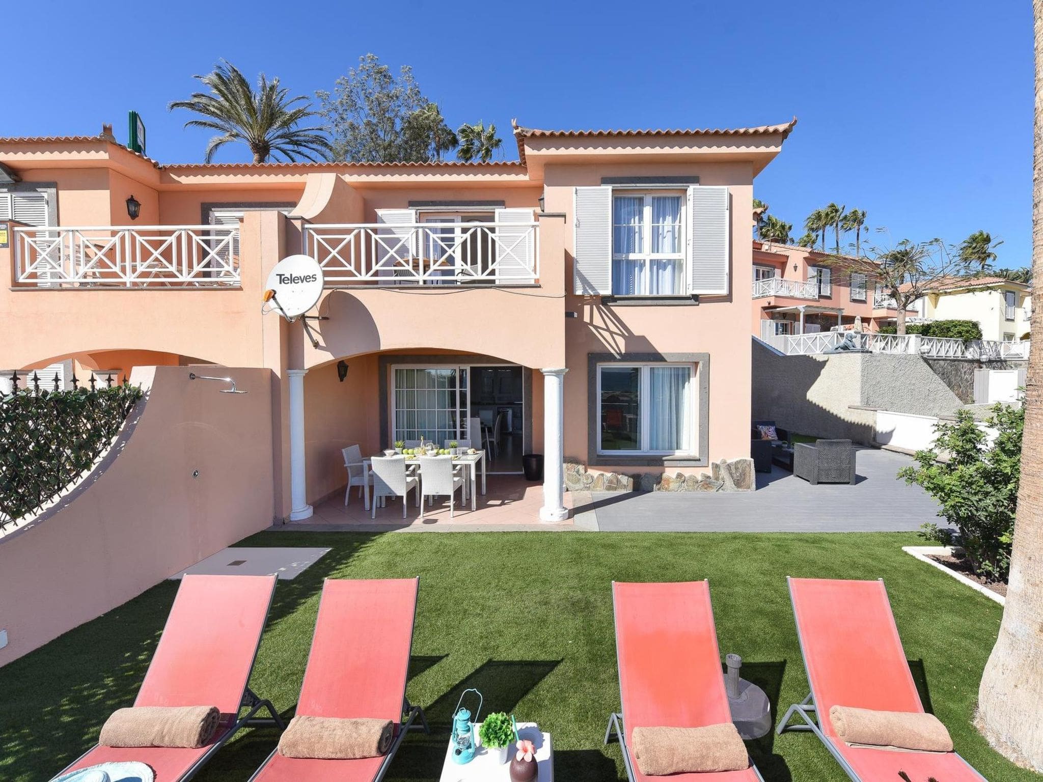 Casa Cardón Inglés: Modern 3-Bedroom Holiday Home with Sea Views and Shared Pool in Gran Canaria