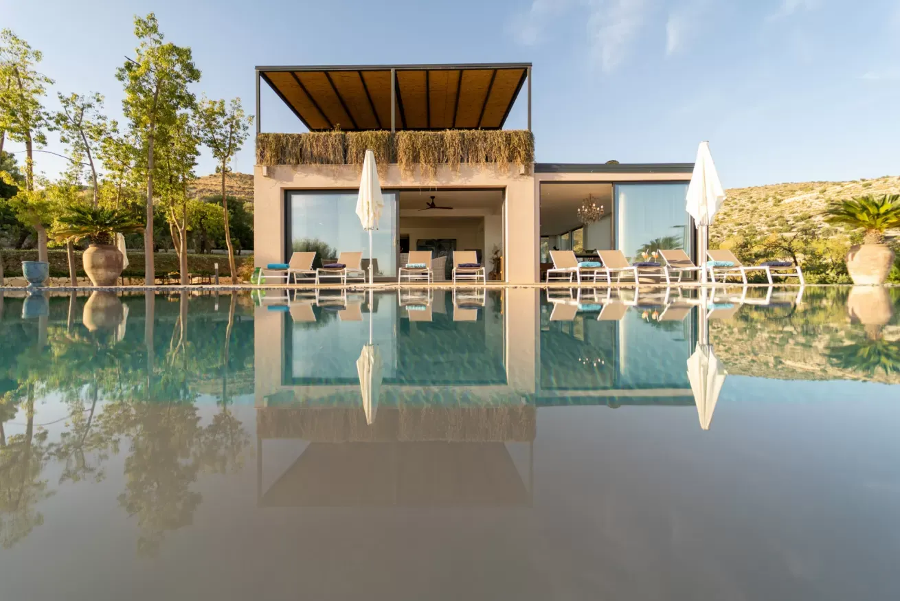 Casa Carrubbo Noto: Chic 4-Bedroom Apartment with Pool, Sicily’s Val di Noto