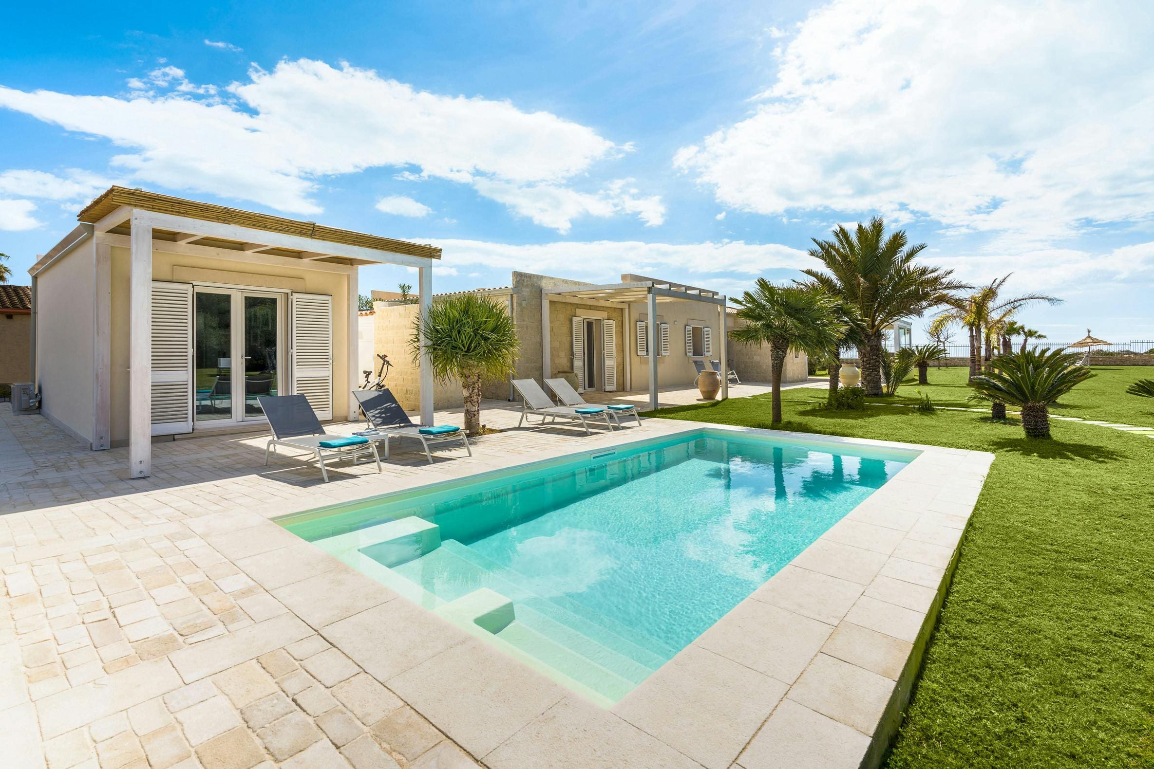 Casa Carrubbo Porto: Luxury 4-Bedroom Apartment with Seaview and Pool, Sicily